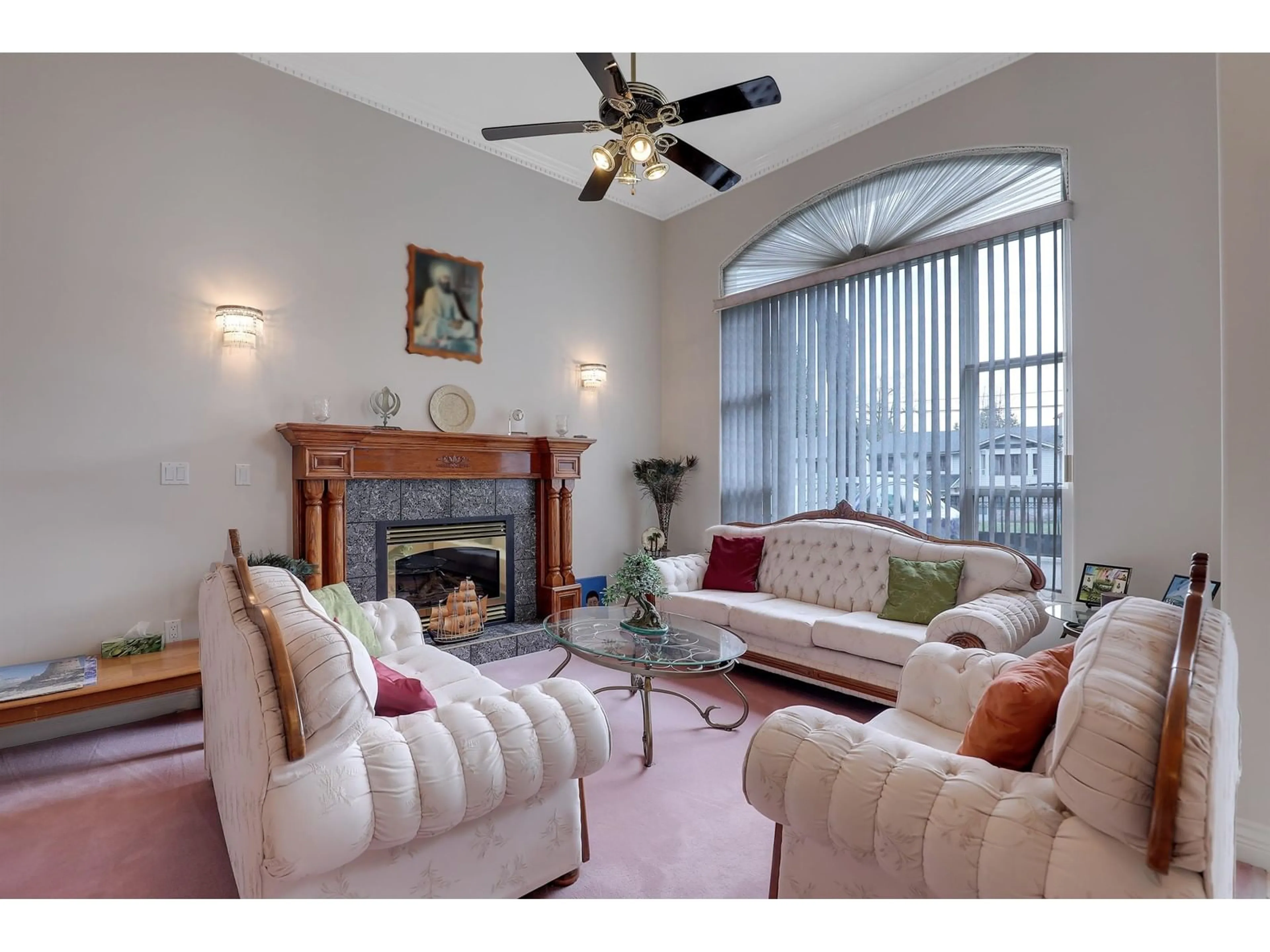 Living room with furniture, unknown for 10831 144A, Surrey British Columbia V3R3P9