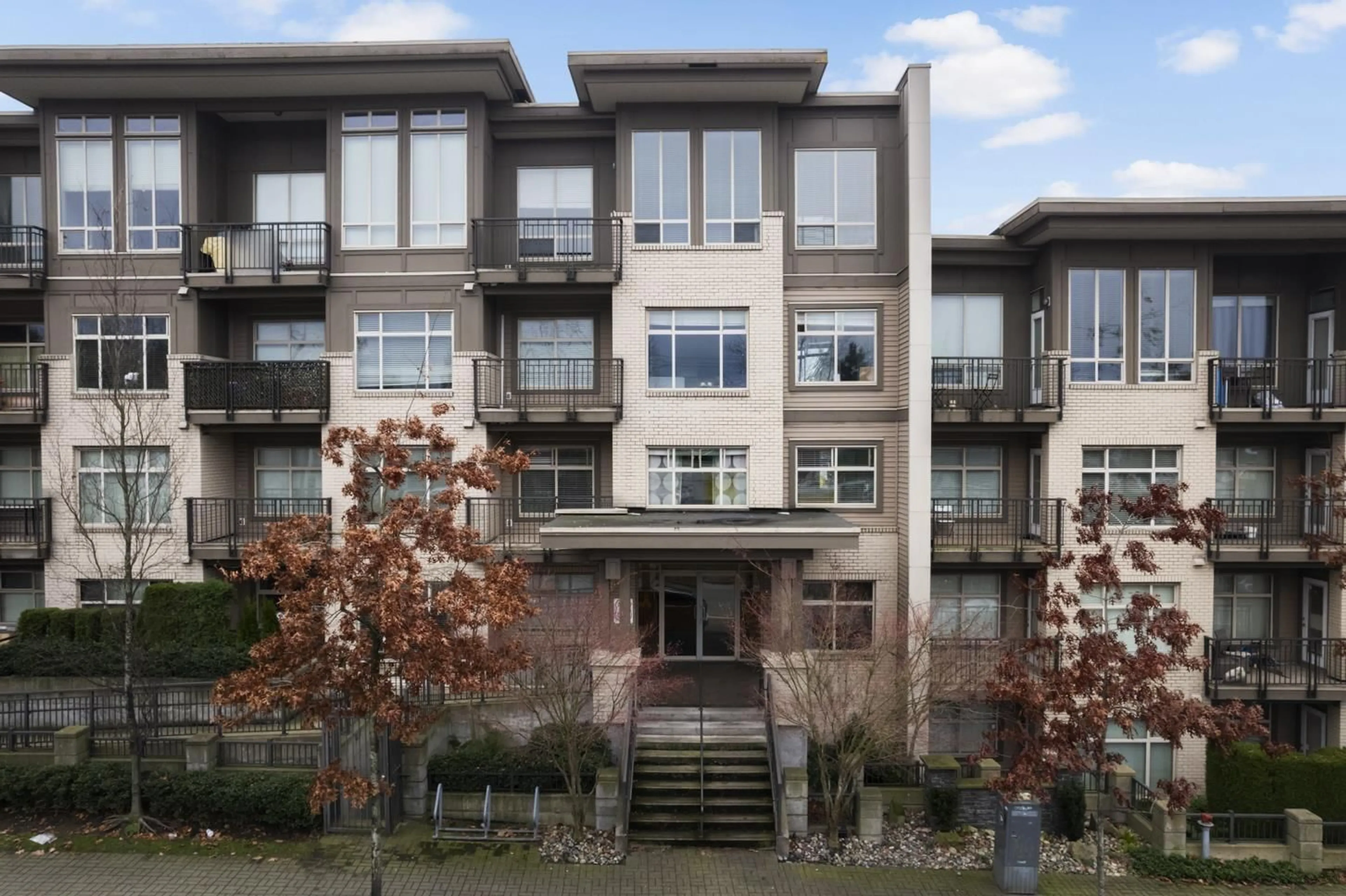 Unknown for 103 - 13468 KING GEORGE, Surrey British Columbia V3T0H5