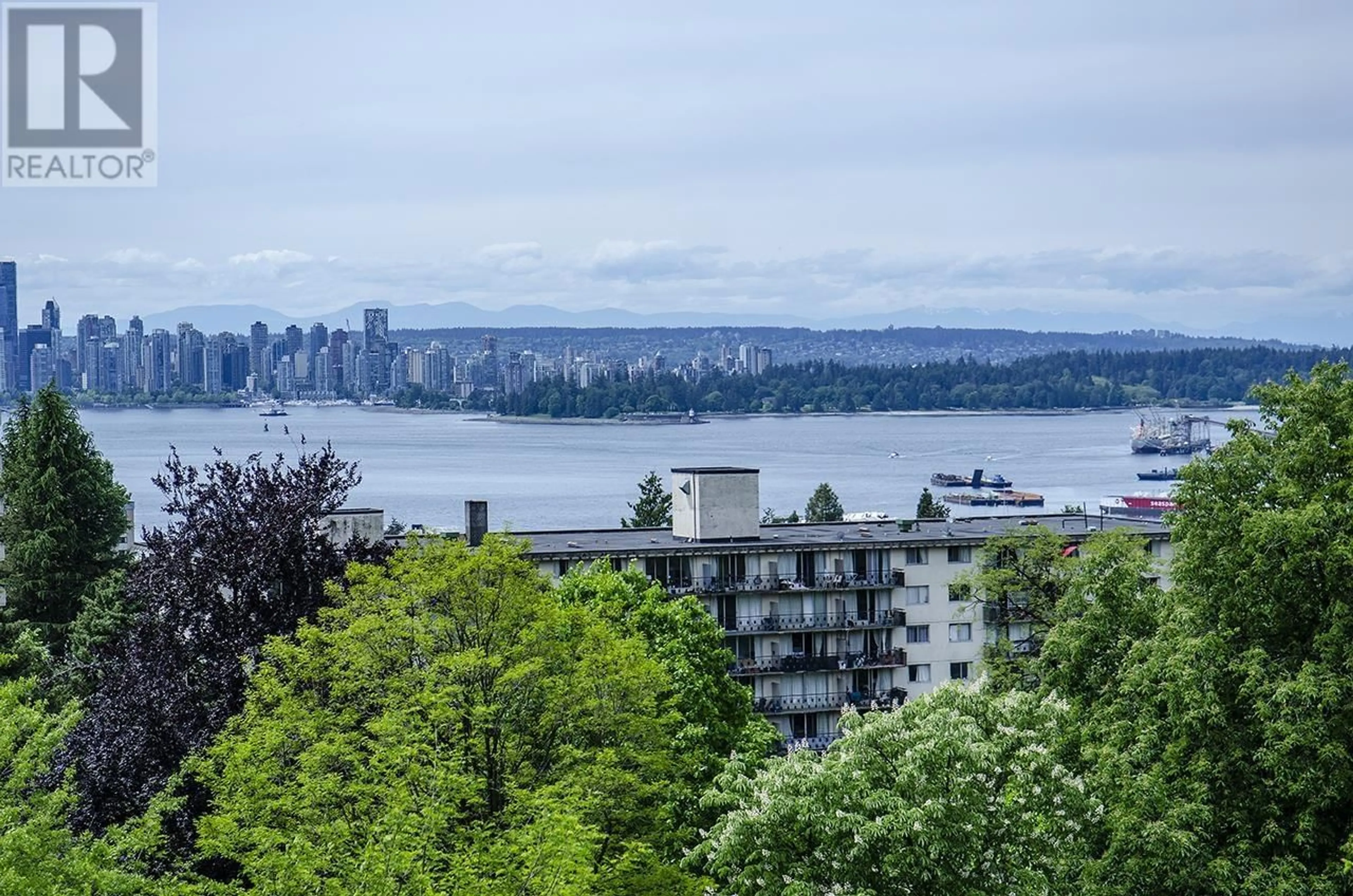Blurry image for 802 - 114 KEITH ROAD, North Vancouver British Columbia V7N3C9