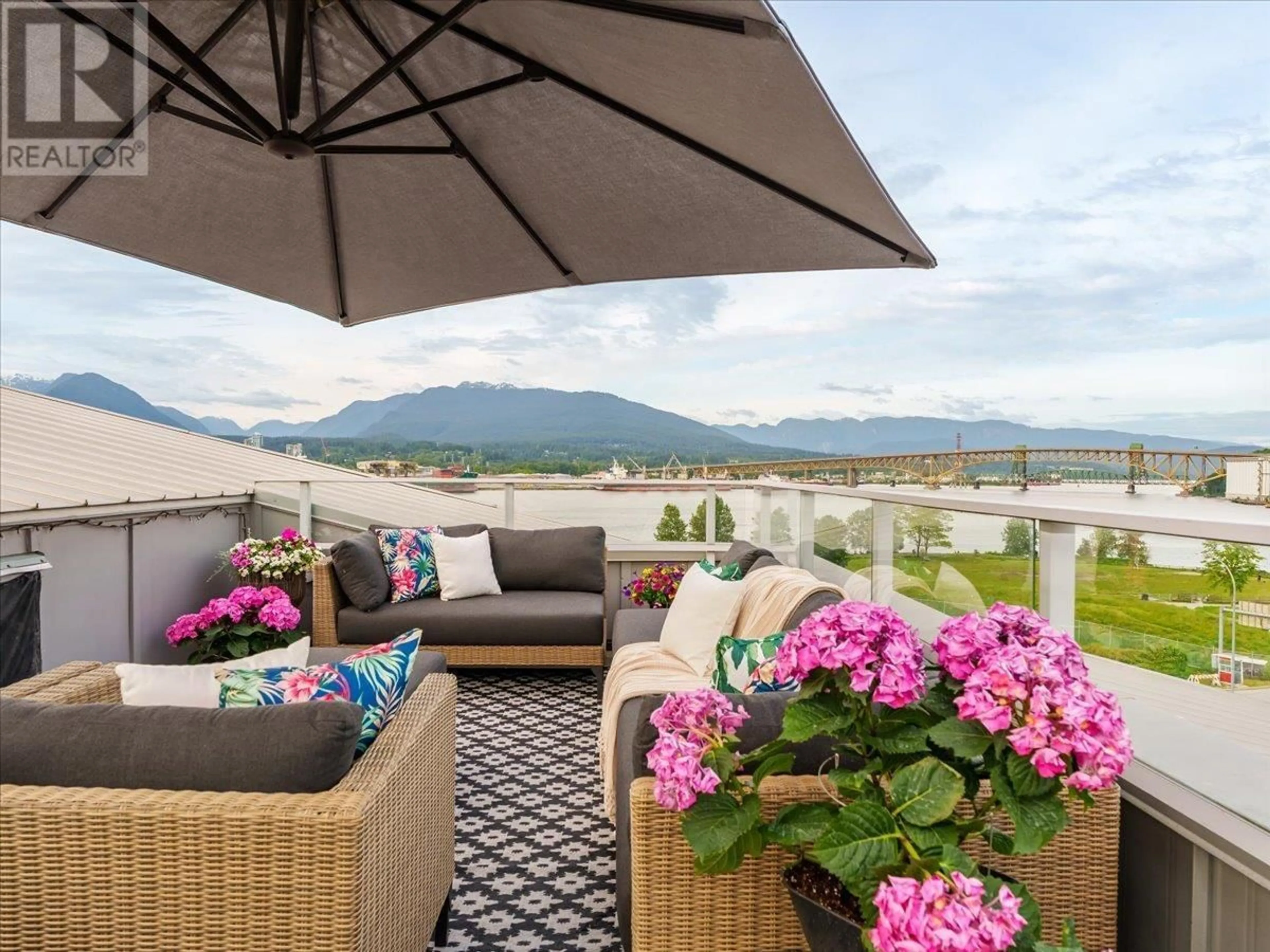 Patio, mountain view for 2951 WALL STREET, Vancouver British Columbia V5K0A6