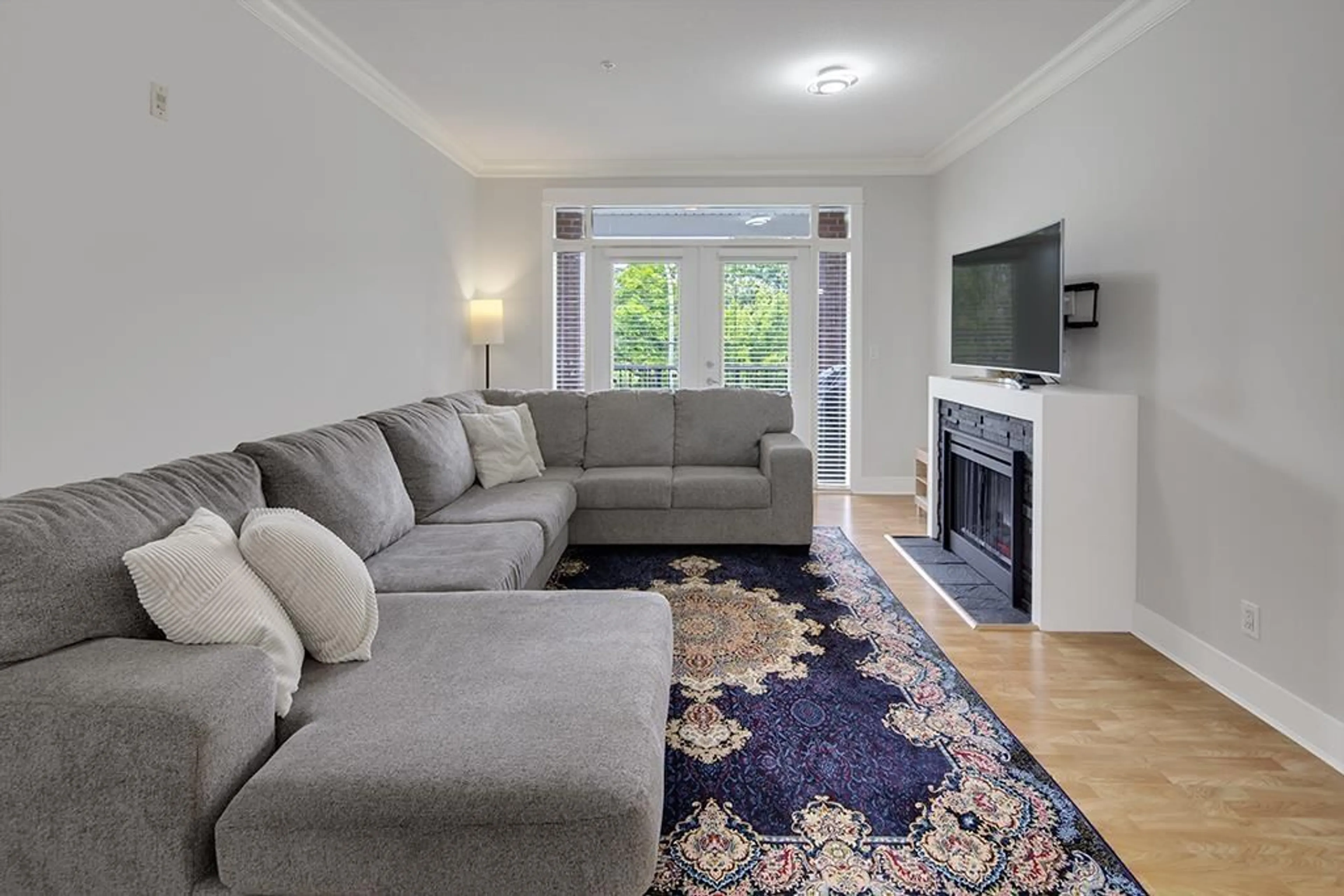 Living room with furniture, carpet floor for 219 - 5430 201, Langley British Columbia V3A0A2