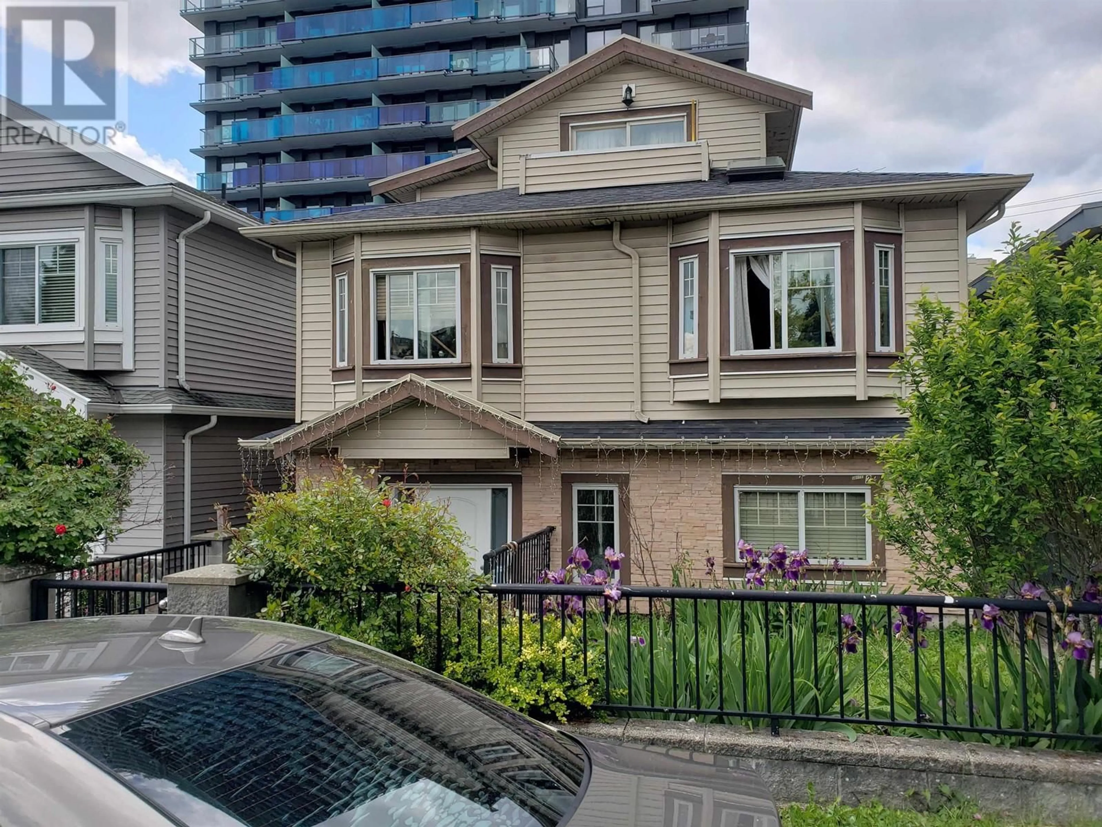 Home with vinyl exterior material, street for 5045 PAYNE STREET, Vancouver British Columbia V5R4J5