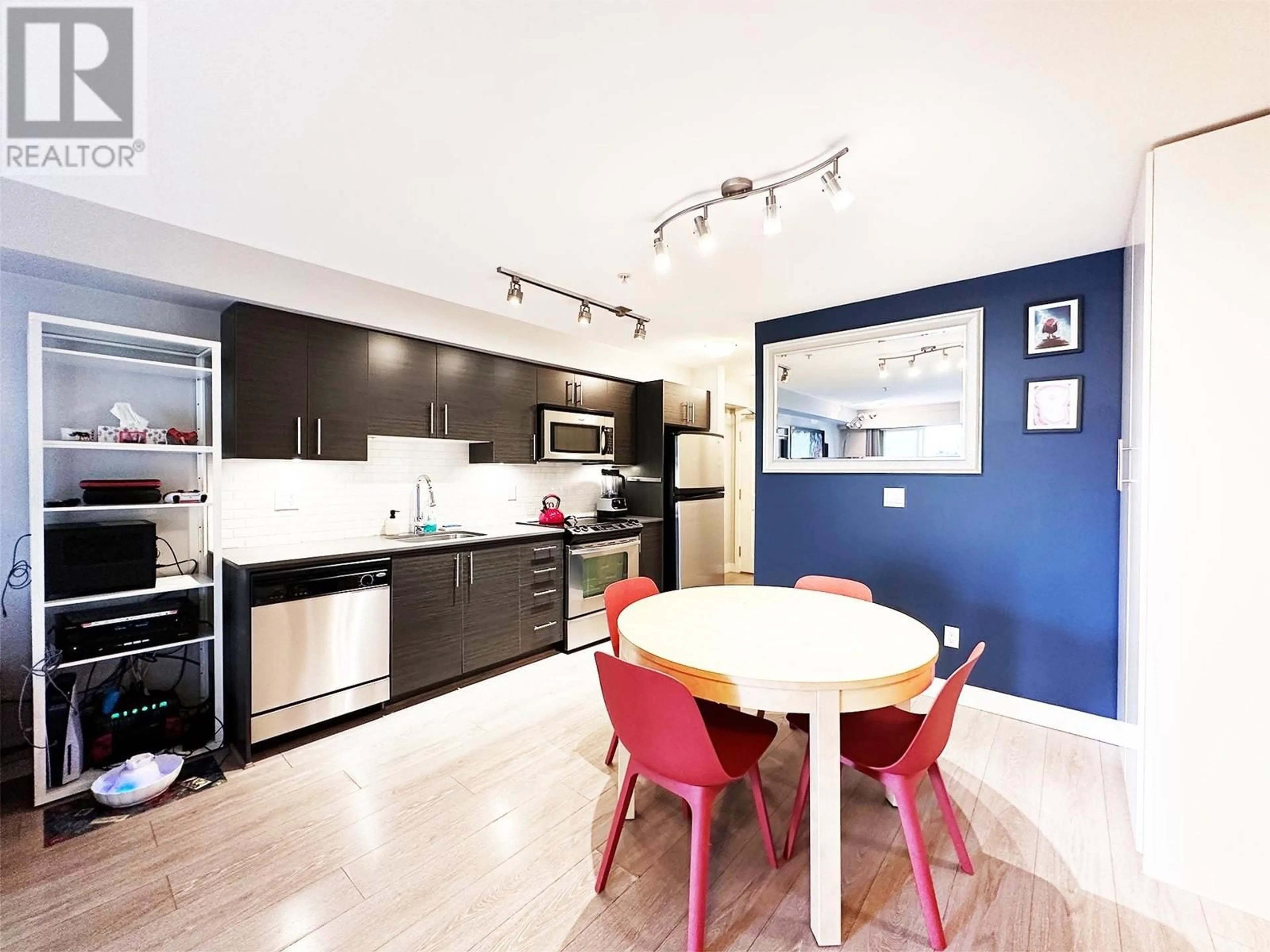 Contemporary kitchen, unknown for 202 - 1533 8TH AVENUE, Vancouver British Columbia V5N0A4