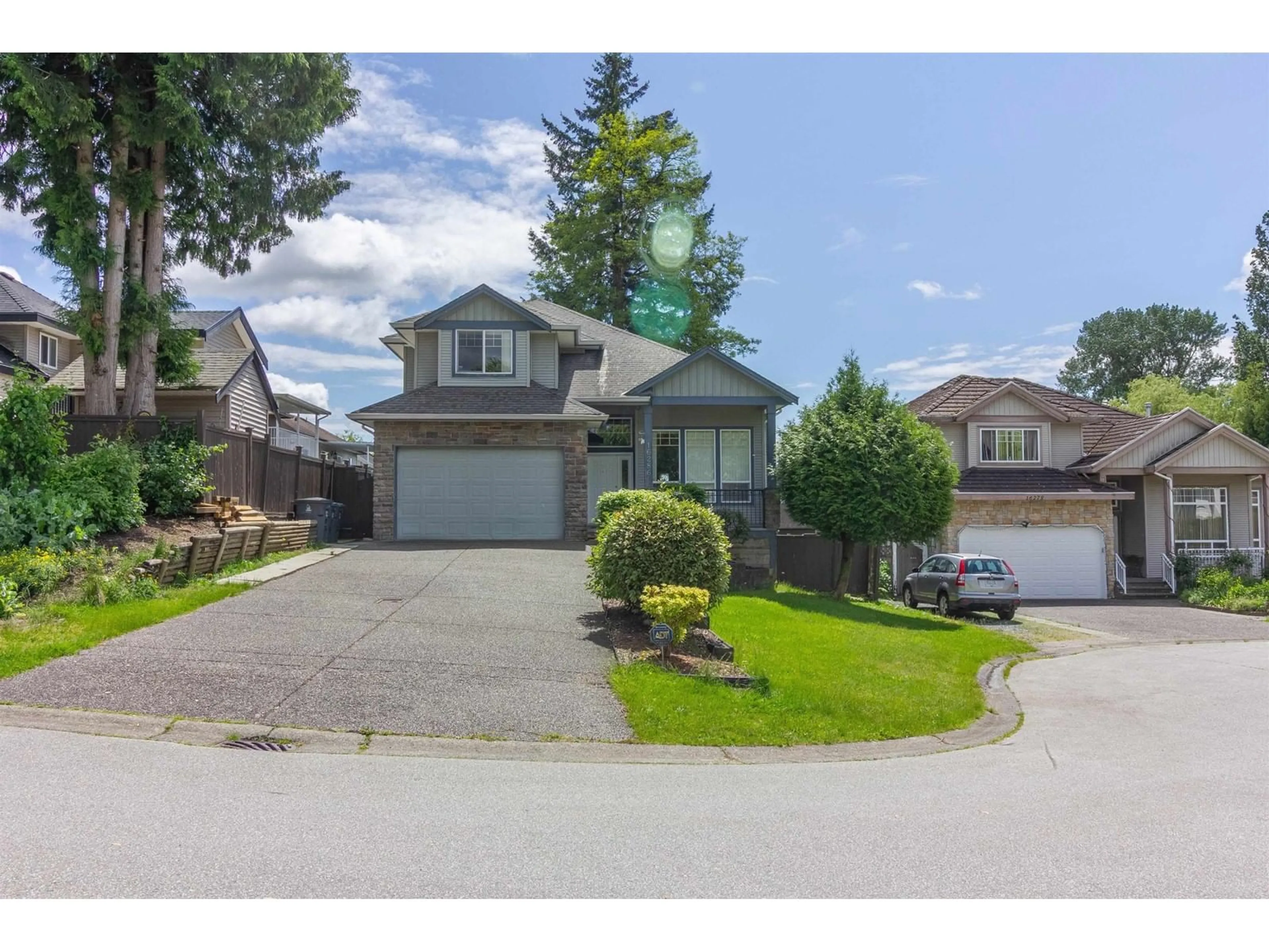 A pic from outside/outdoor area/front of a property/back of a property/a pic from drone, street for 16286 80A, Surrey British Columbia V4N0J7