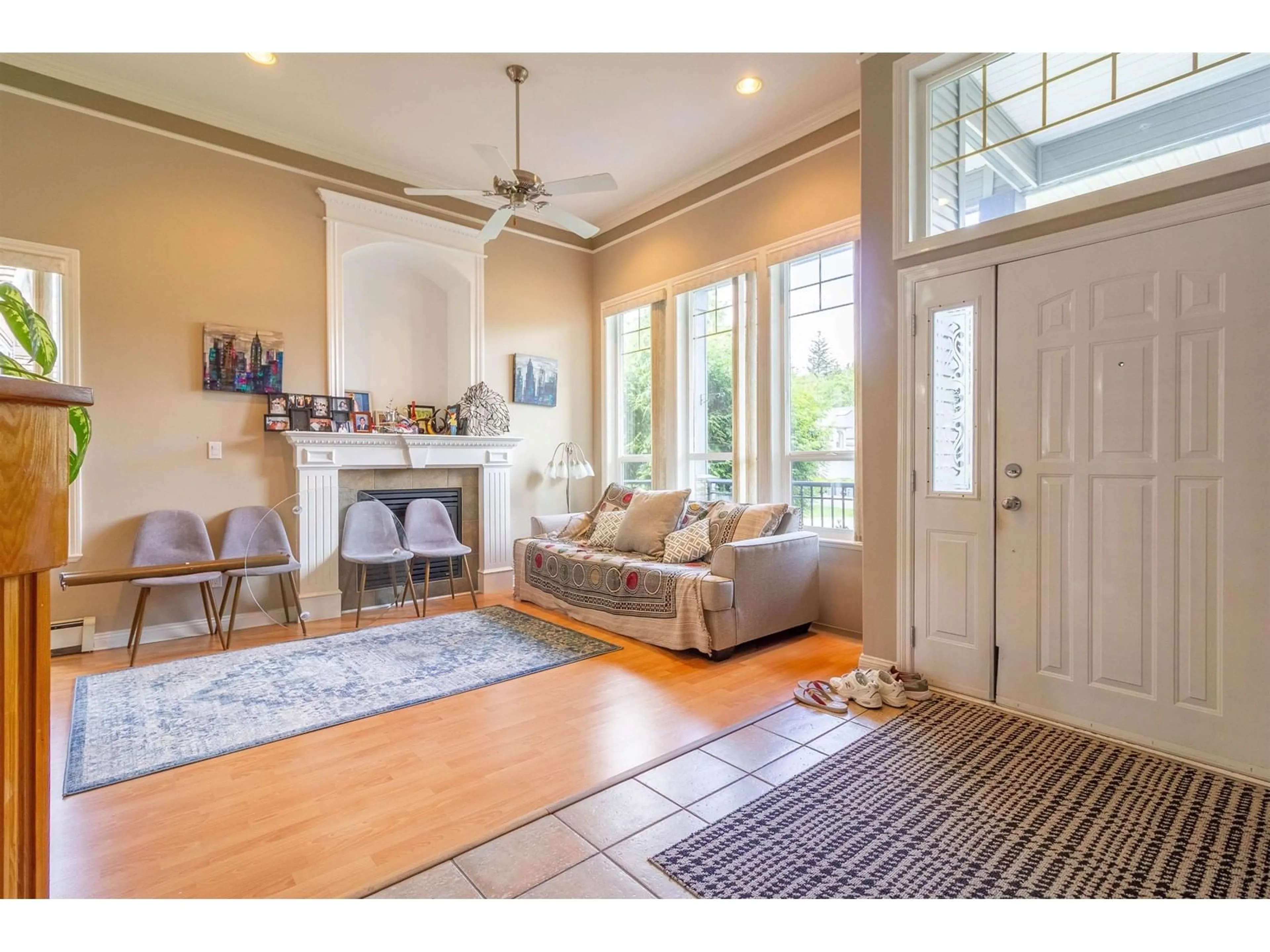 Indoor entryway for 16286 80A, Surrey British Columbia V4N0J7