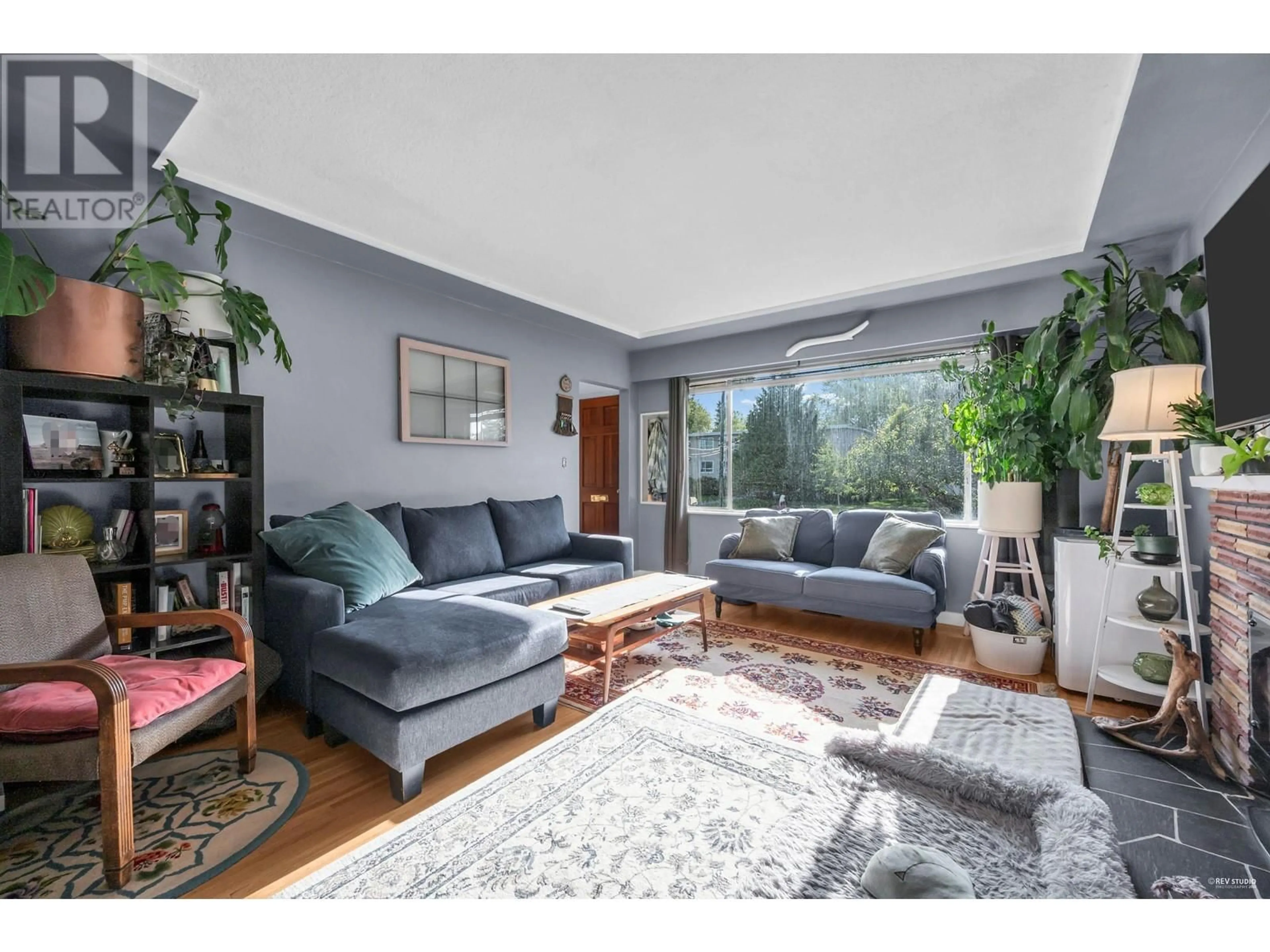 Living room with furniture, unknown for 5882 BERKELEY STREET, Vancouver British Columbia V5R3H2