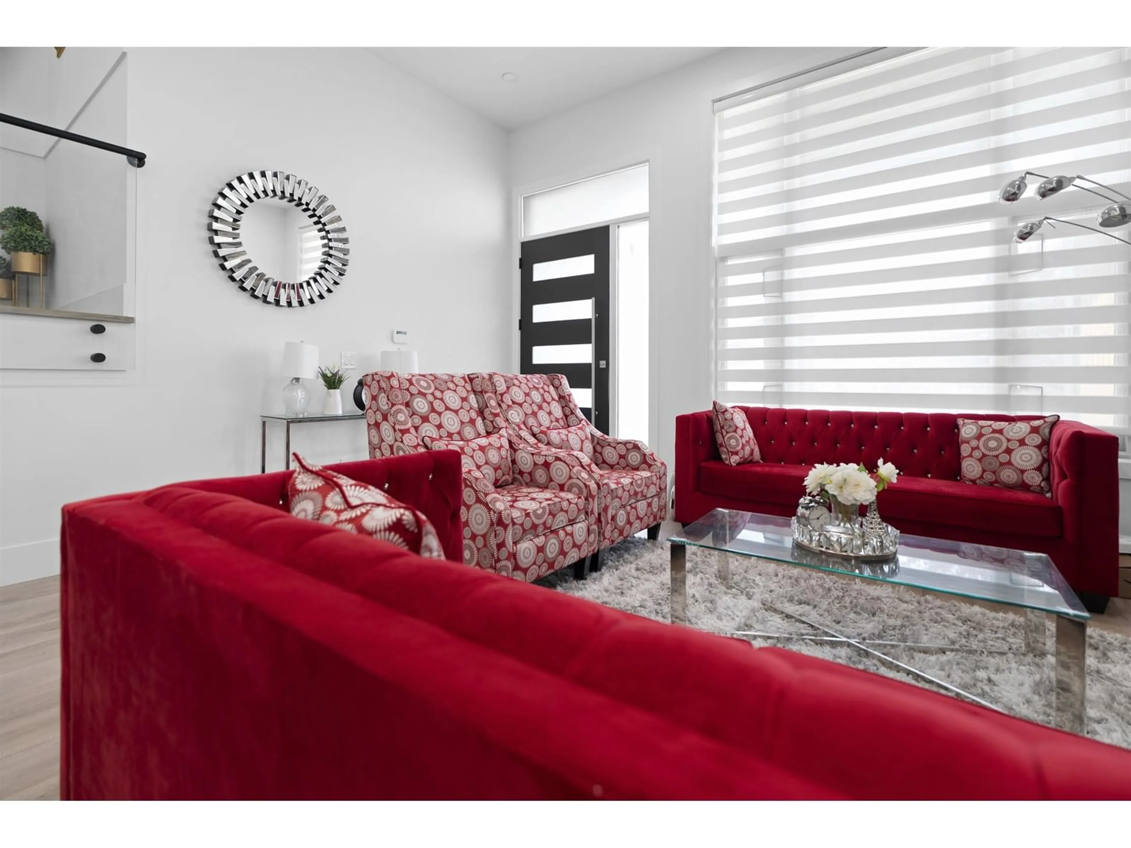 Living room with furniture, unknown for 10043 172A, Surrey British Columbia V4N6V8