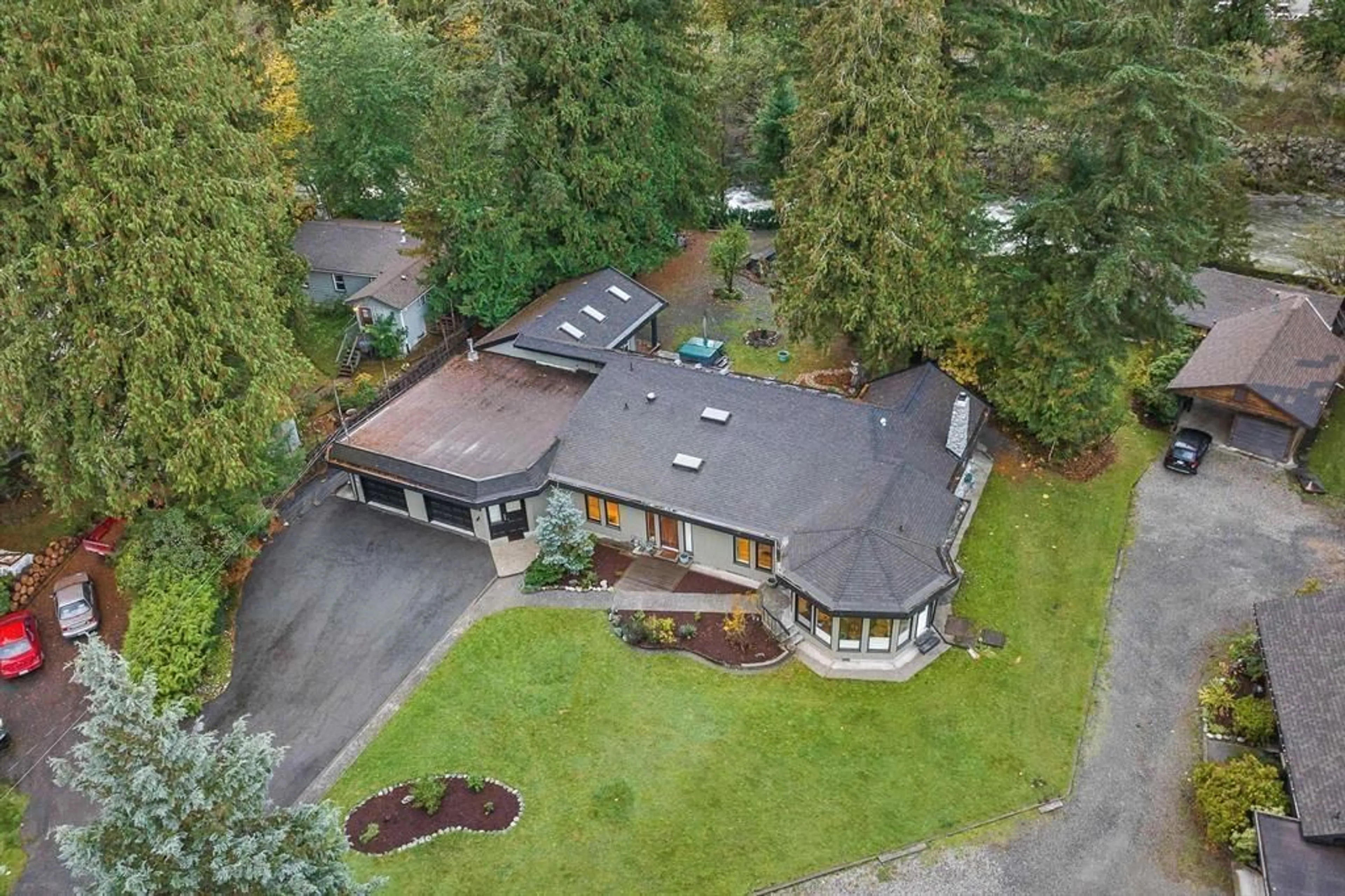 A pic from outside/outdoor area/front of a property/back of a property/a pic from drone, unknown for 63565 GAGNON PLACE, Hope British Columbia V0X1L2