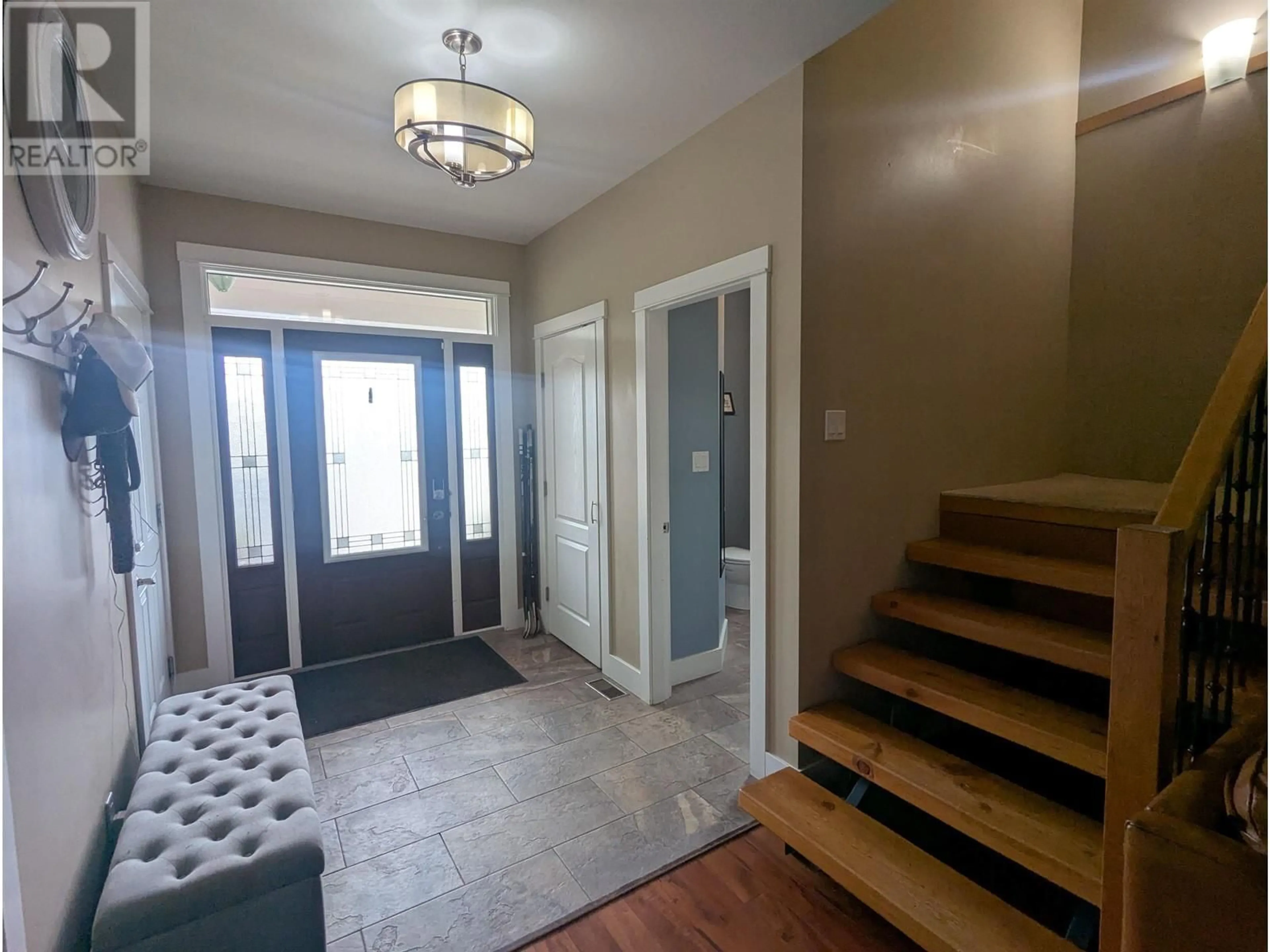 Indoor entryway for 3240 3RD AVENUE, Smithers British Columbia V0J2N0