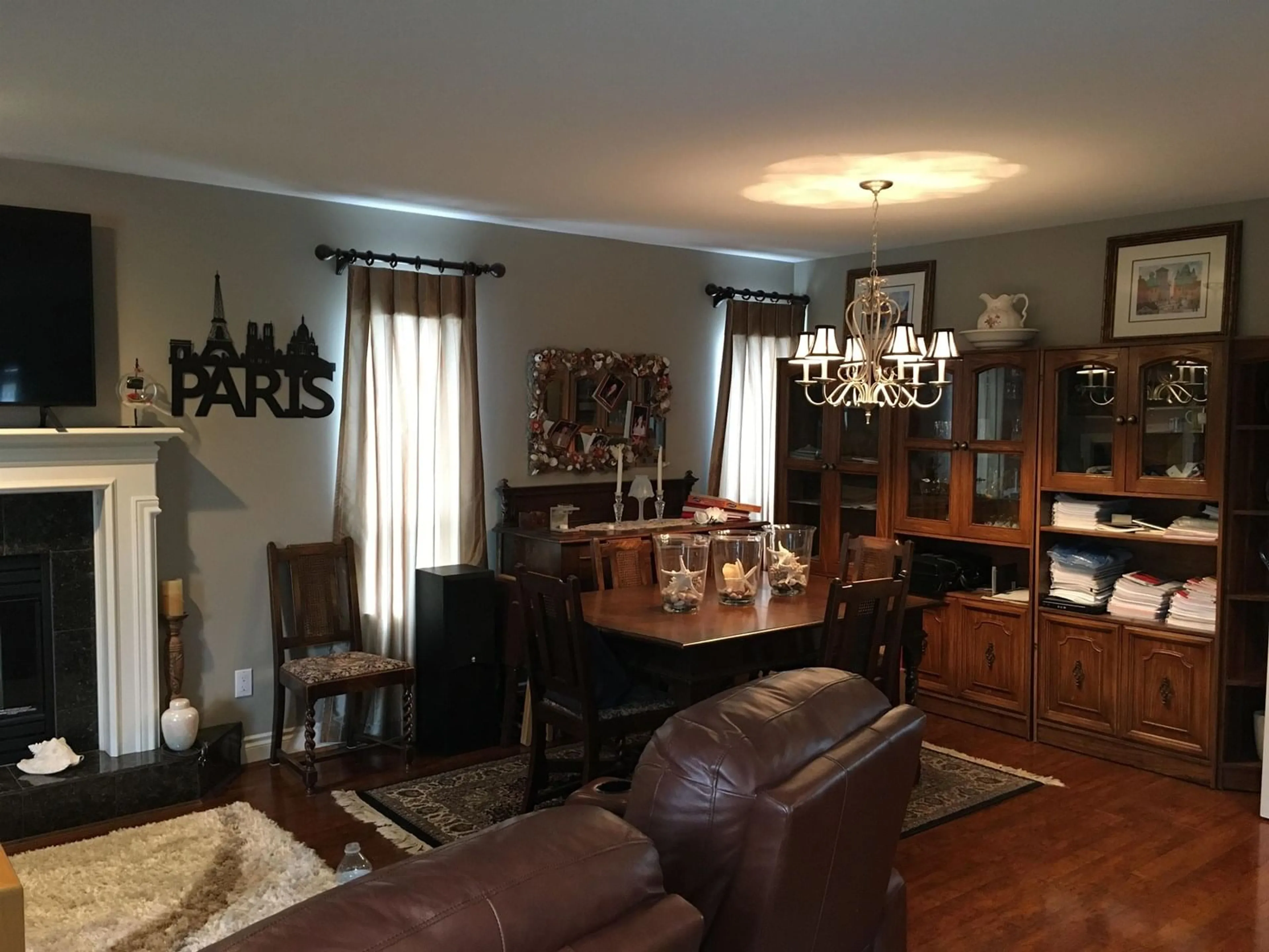 Living room with furniture, wood/laminate floor for 1187 KING GEORGE, Surrey British Columbia V4A4Z1
