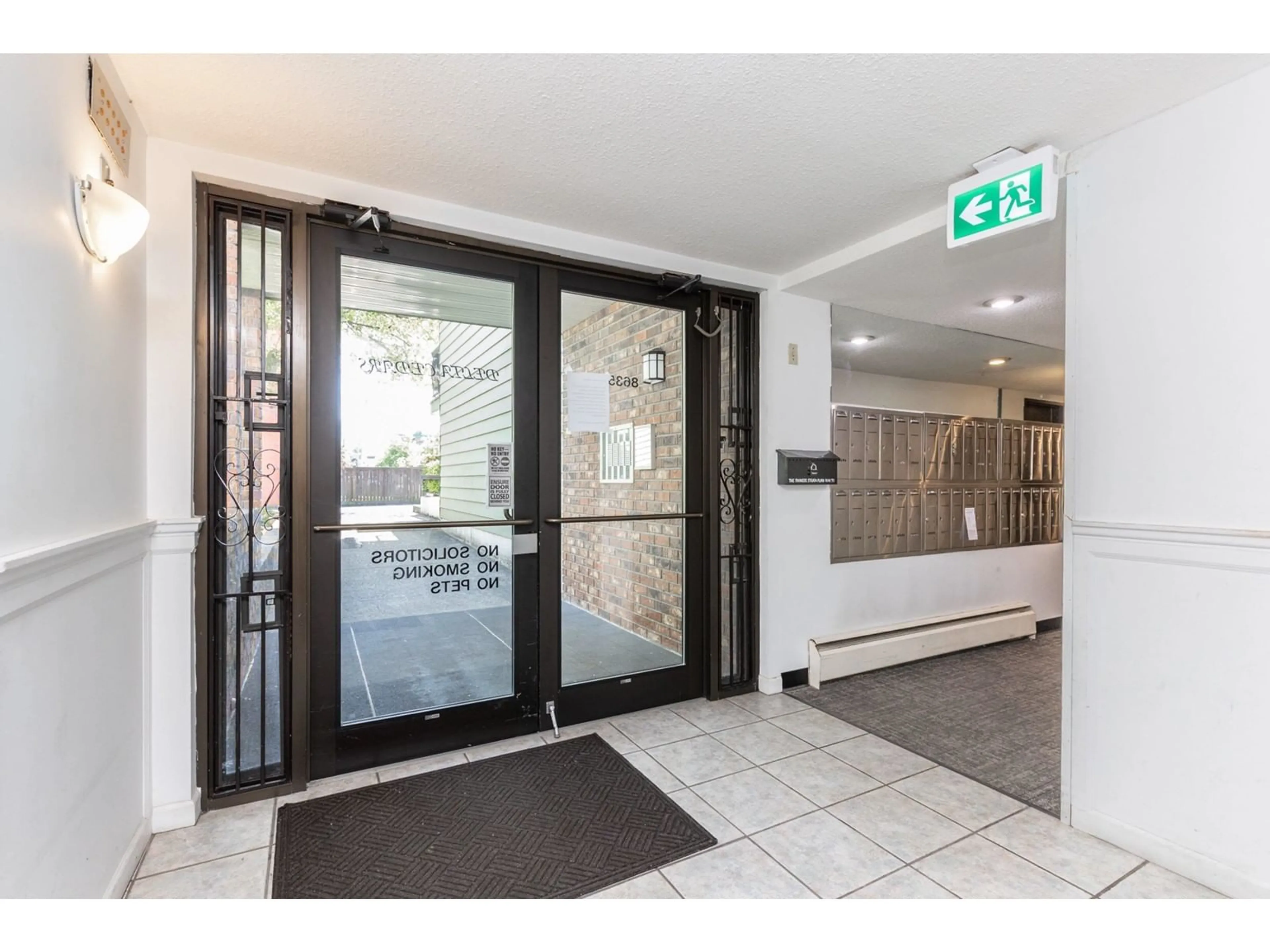 Indoor foyer for 221A - 8635 120, Delta British Columbia V4C6R5