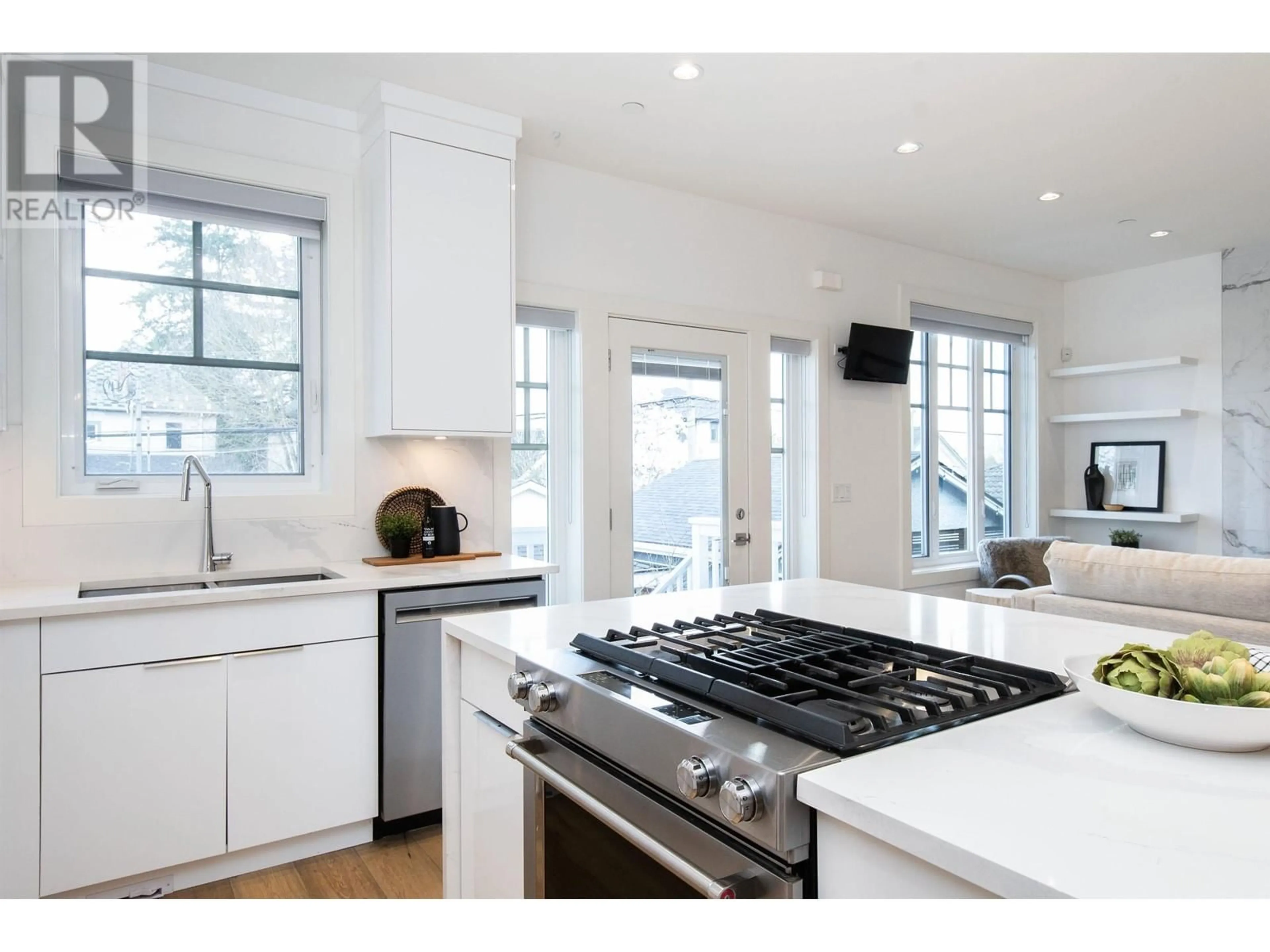 Contemporary kitchen, unknown for 849 13TH AVENUE, Vancouver British Columbia V5T2L4
