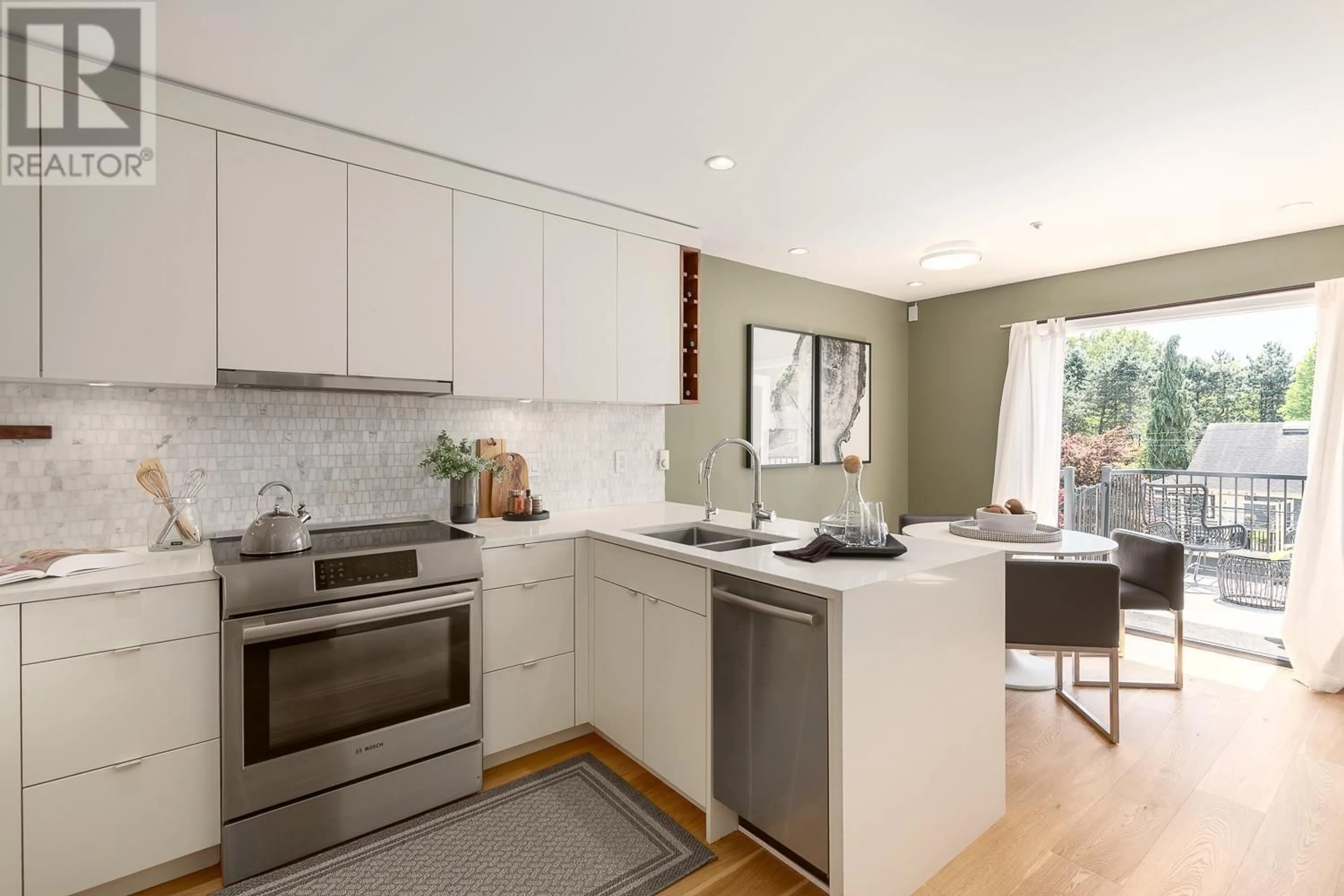 Contemporary kitchen, unknown for 774 UNION STREET, Vancouver British Columbia V6A2C2