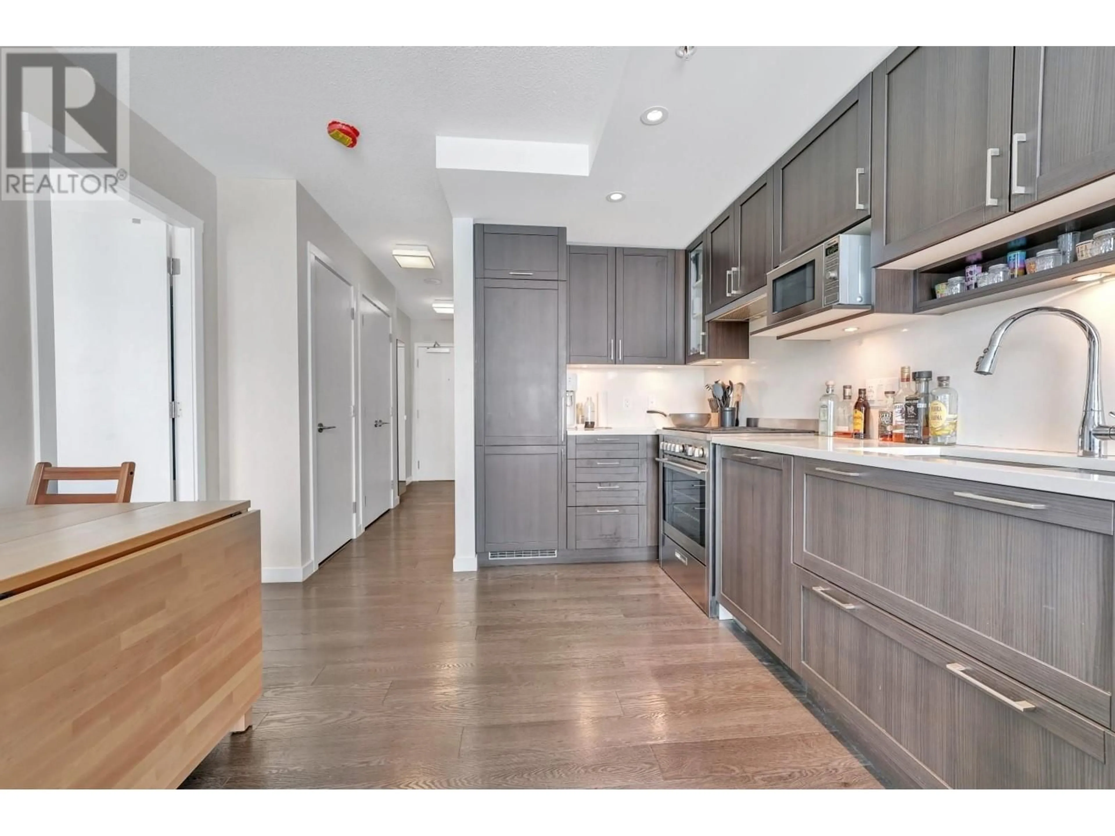 Open concept kitchen, unknown for 2603 - 5665 BOUNDARY ROAD, Vancouver British Columbia V5R0E4