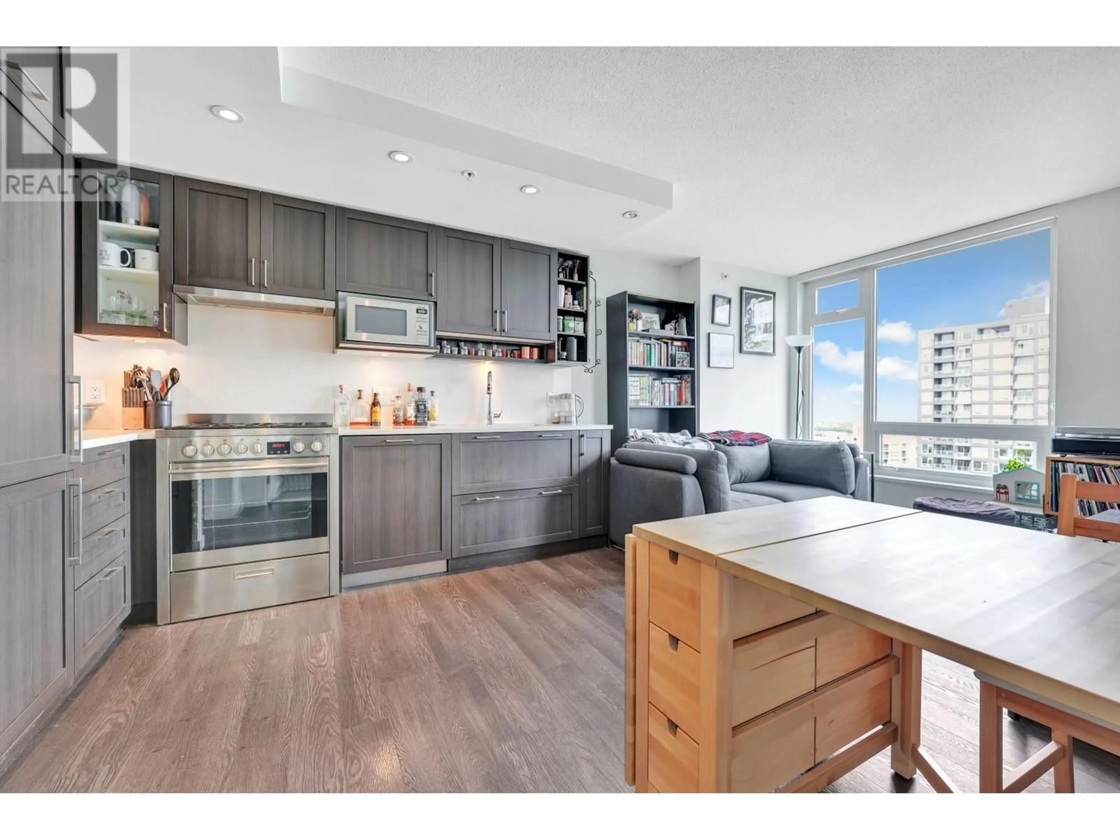 Open concept kitchen, wood/laminate floor for 2603 - 5665 BOUNDARY ROAD, Vancouver British Columbia V5R0E4