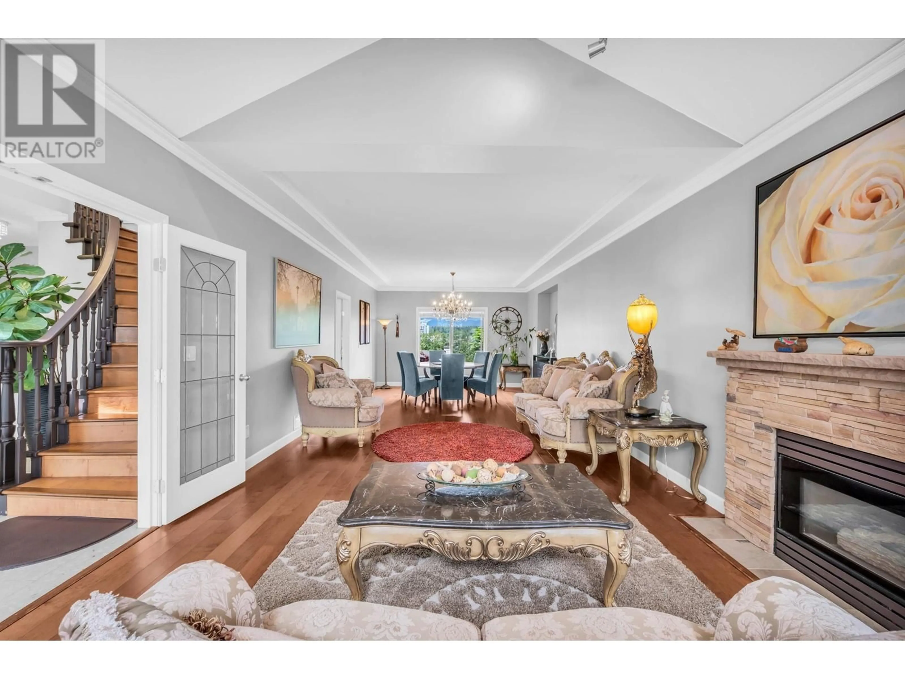 Living room with furniture, unknown for 7548 SEQUOIA ROAD, Burnaby British Columbia V3N4W9