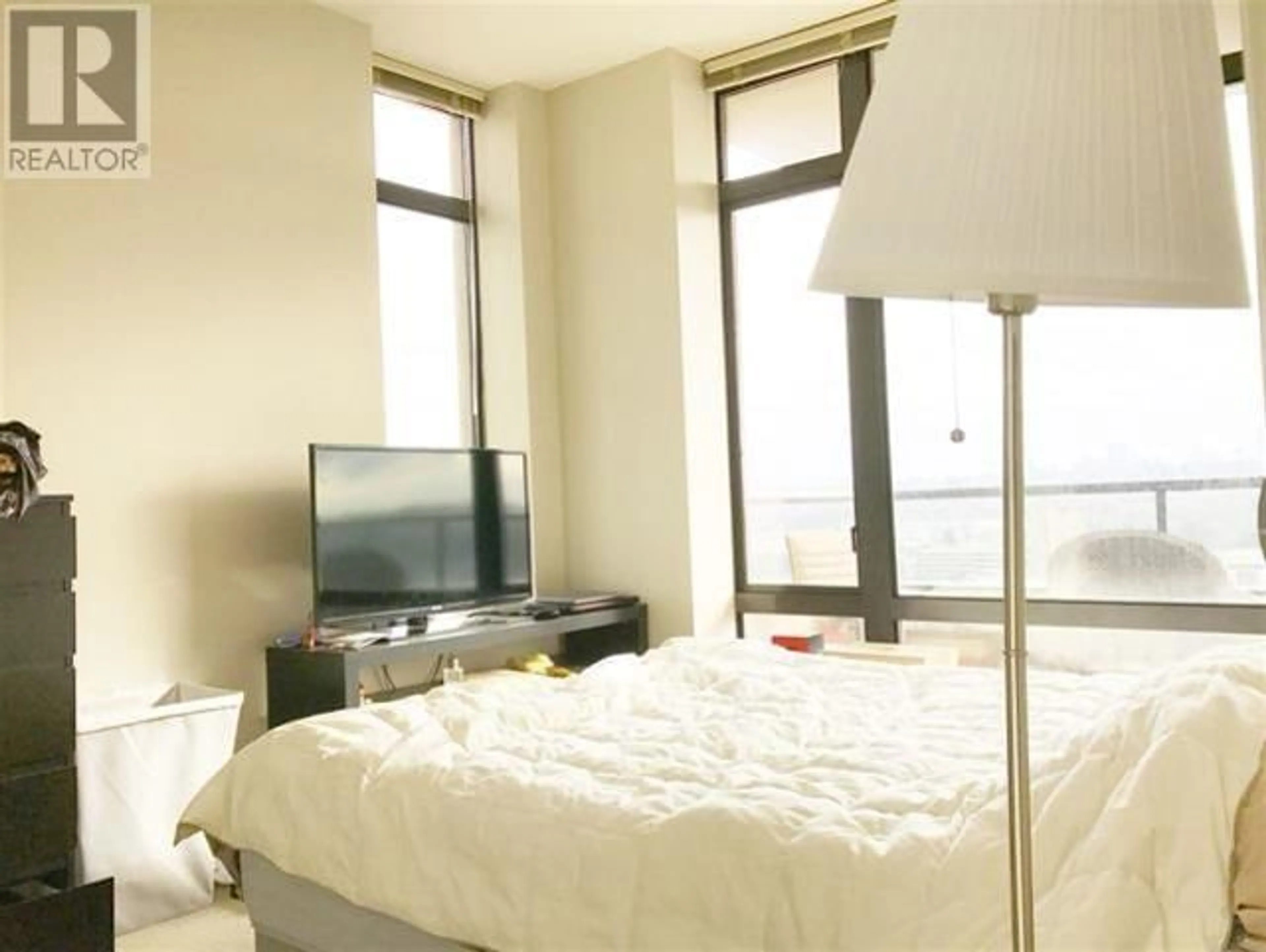 A pic of a room for 2202 - 2355 MADISON AVENUE, Burnaby British Columbia V5C0B3