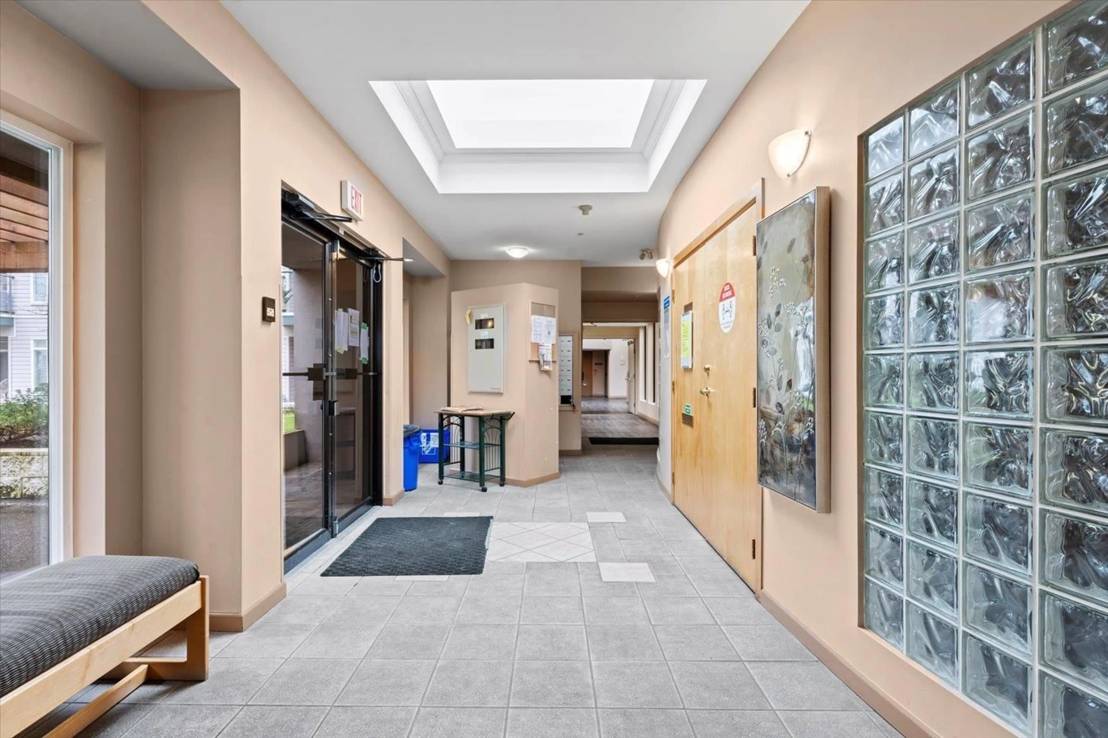 Indoor foyer for 206 - 32075 GEORGE FERGUSON, Abbotsford British Columbia V2T2K7