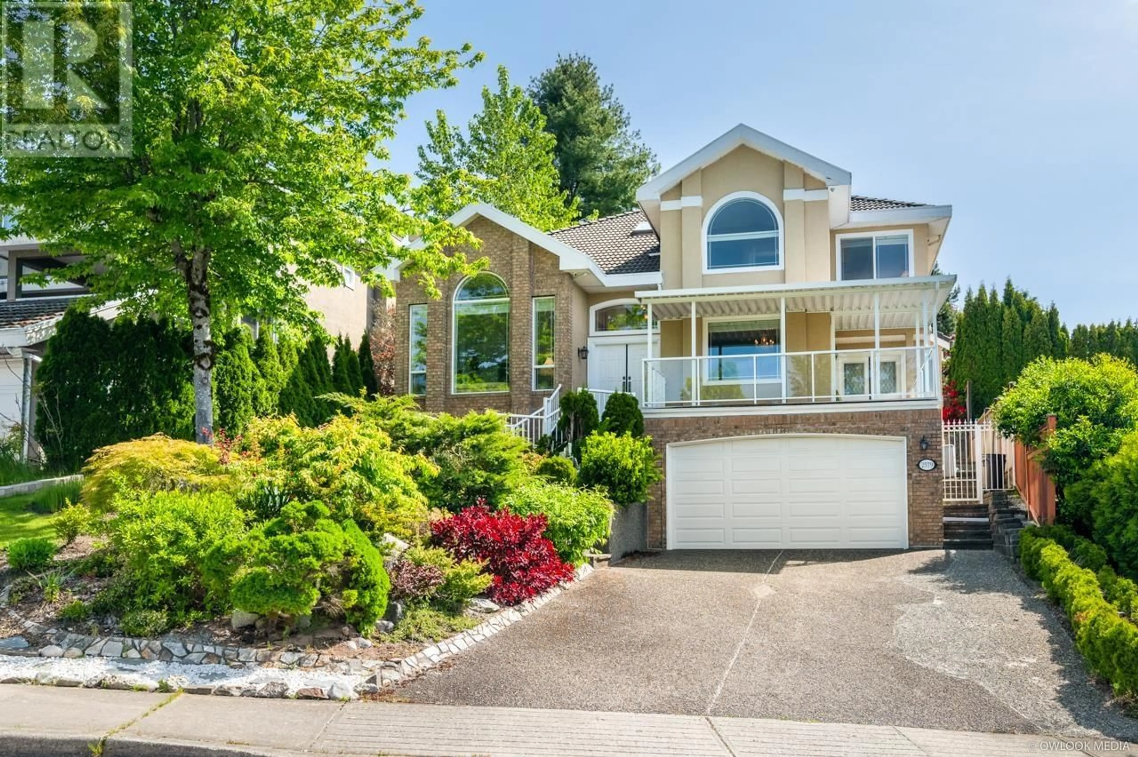 Home with vinyl exterior material, street for 2579 SAPPHIRE PLACE, Coquitlam British Columbia V3E2Z1