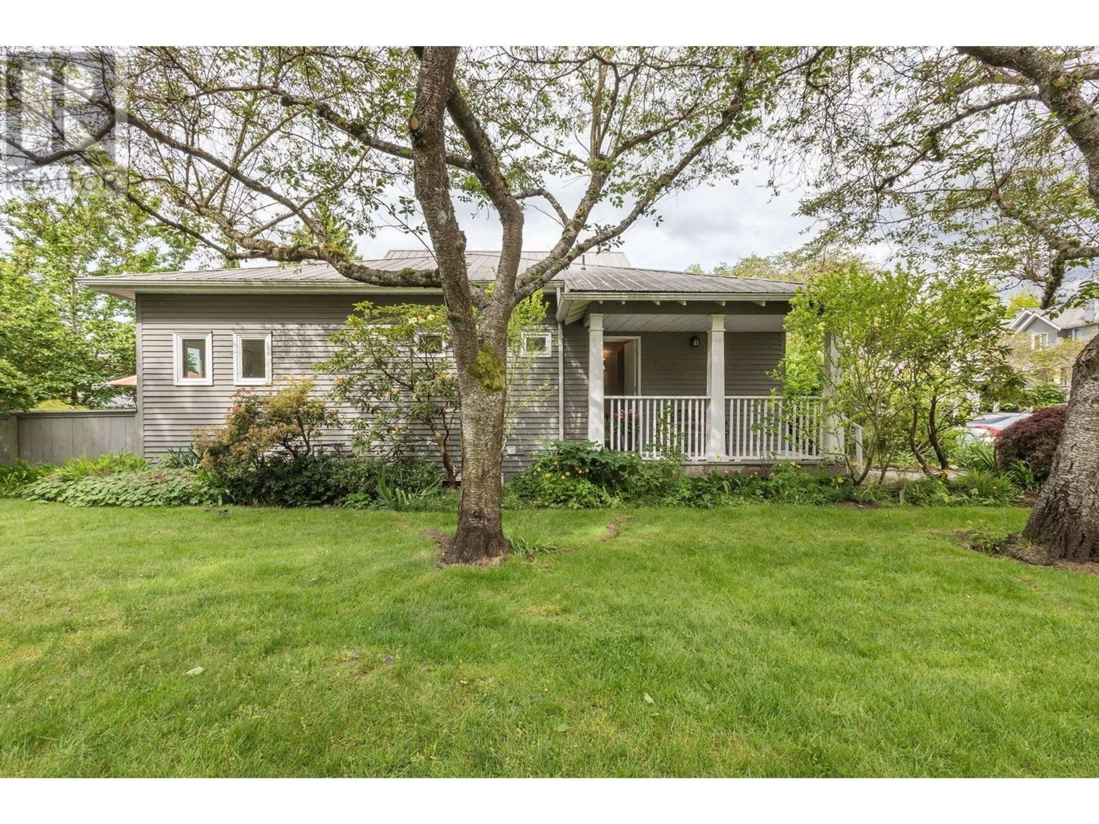 Unknown for 1589 BOWSER AVENUE, North Vancouver British Columbia V7P2Y4