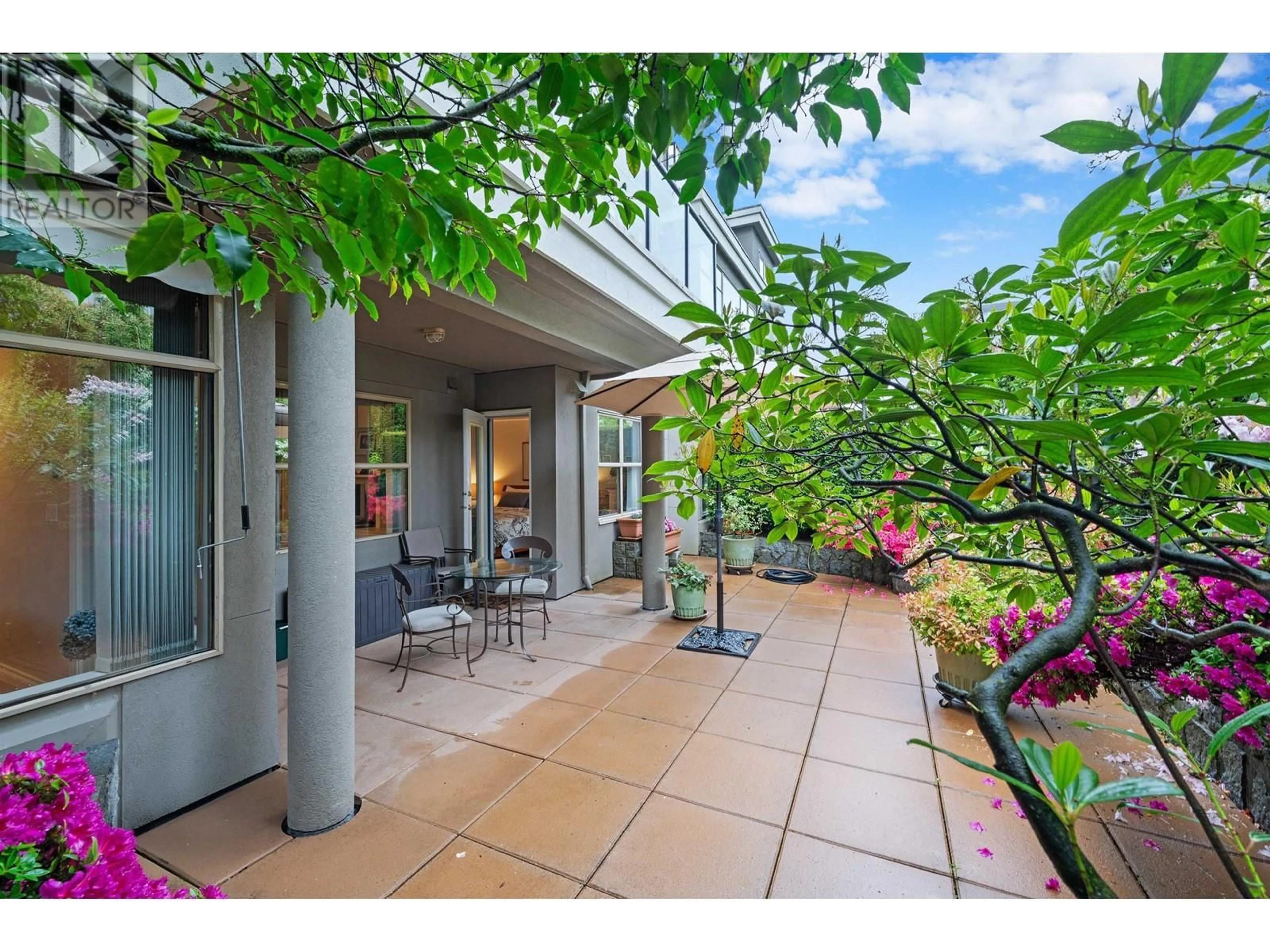 Patio, street for 203 - 1765 MARINE DRIVE, West Vancouver British Columbia V7V1J5