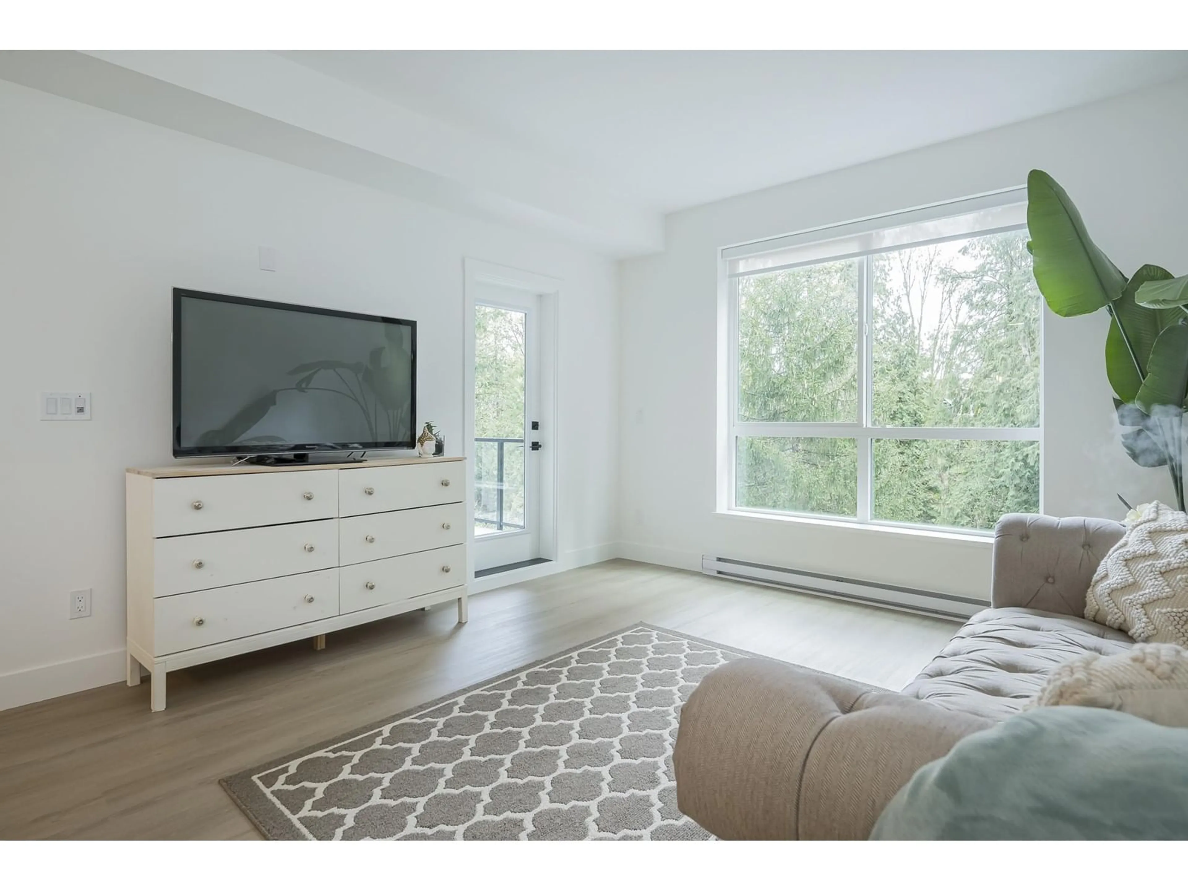 Living room with furniture, unknown for 409 - 3480 146A, Surrey British Columbia V3P0H6