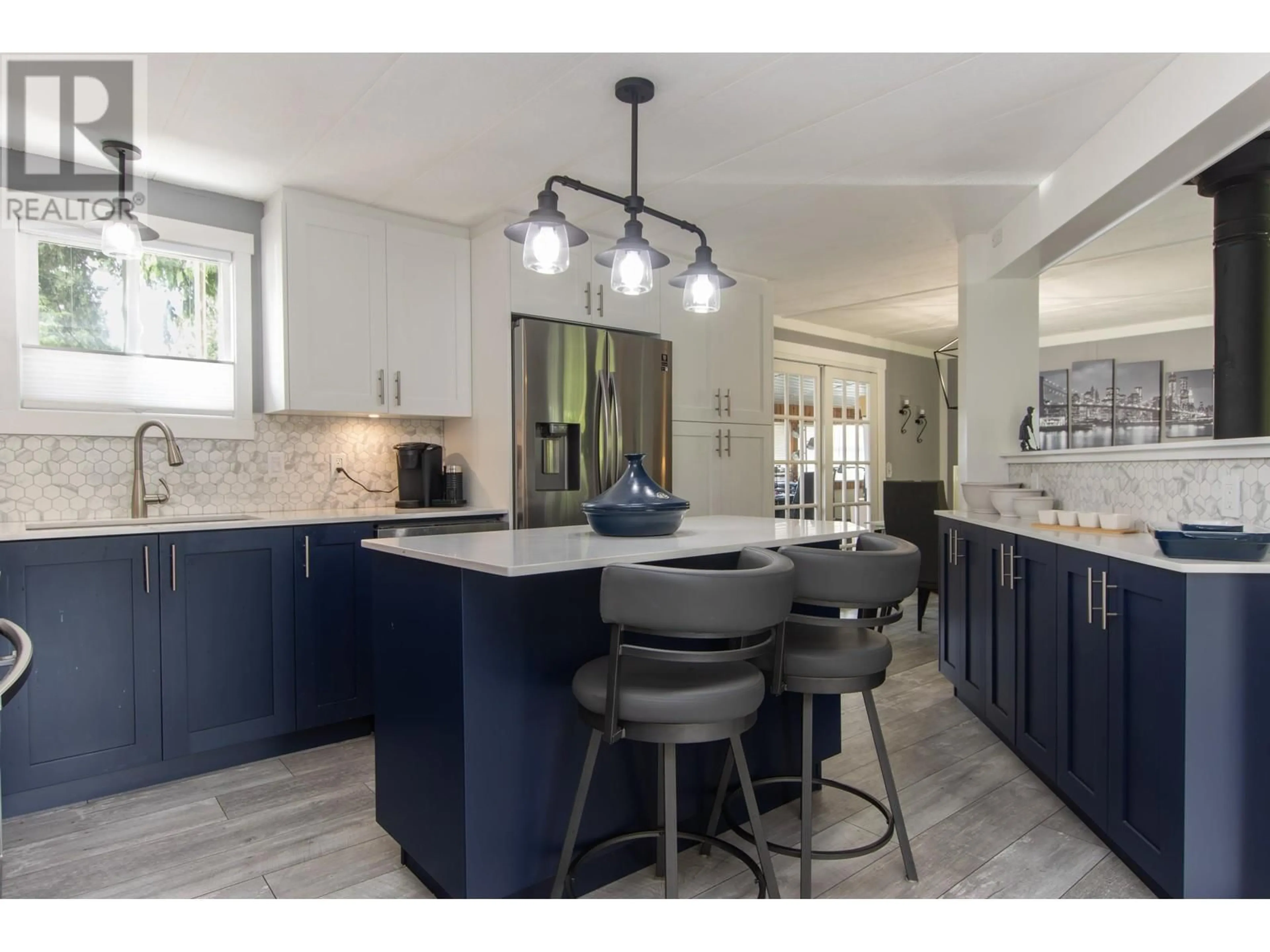 Open concept kitchen, ceramic/tile floor for 178 - 1830 MAMQUAM ROAD, Squamish British Columbia V8B0J1
