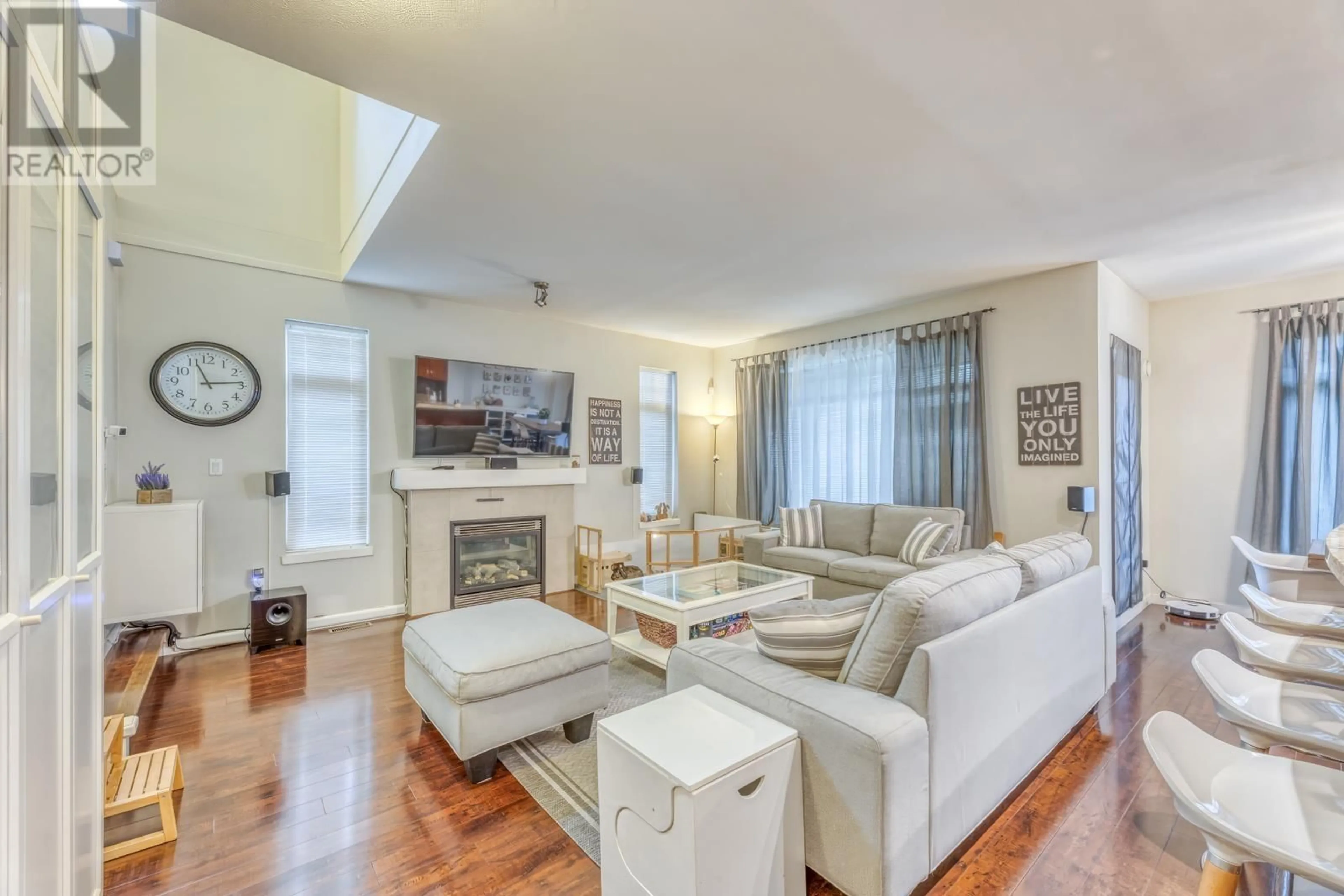 Living room with furniture, unknown for 29 - 55 HAWTHORN DRIVE, Port Moody British Columbia V3H0B3