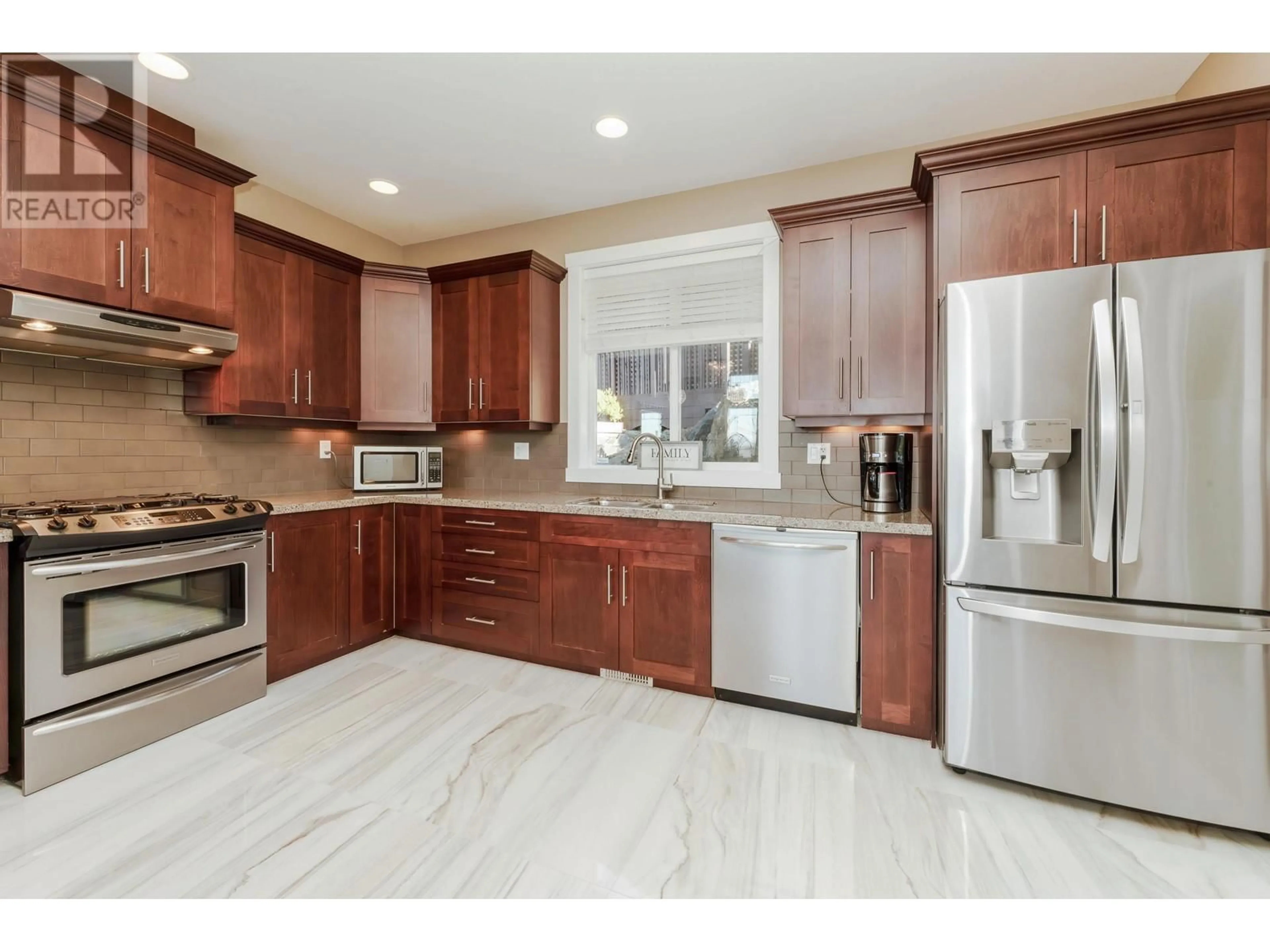 Open concept kitchen, ceramic/tile floor for 13686 228B STREET, Maple Ridge British Columbia V4R0B4