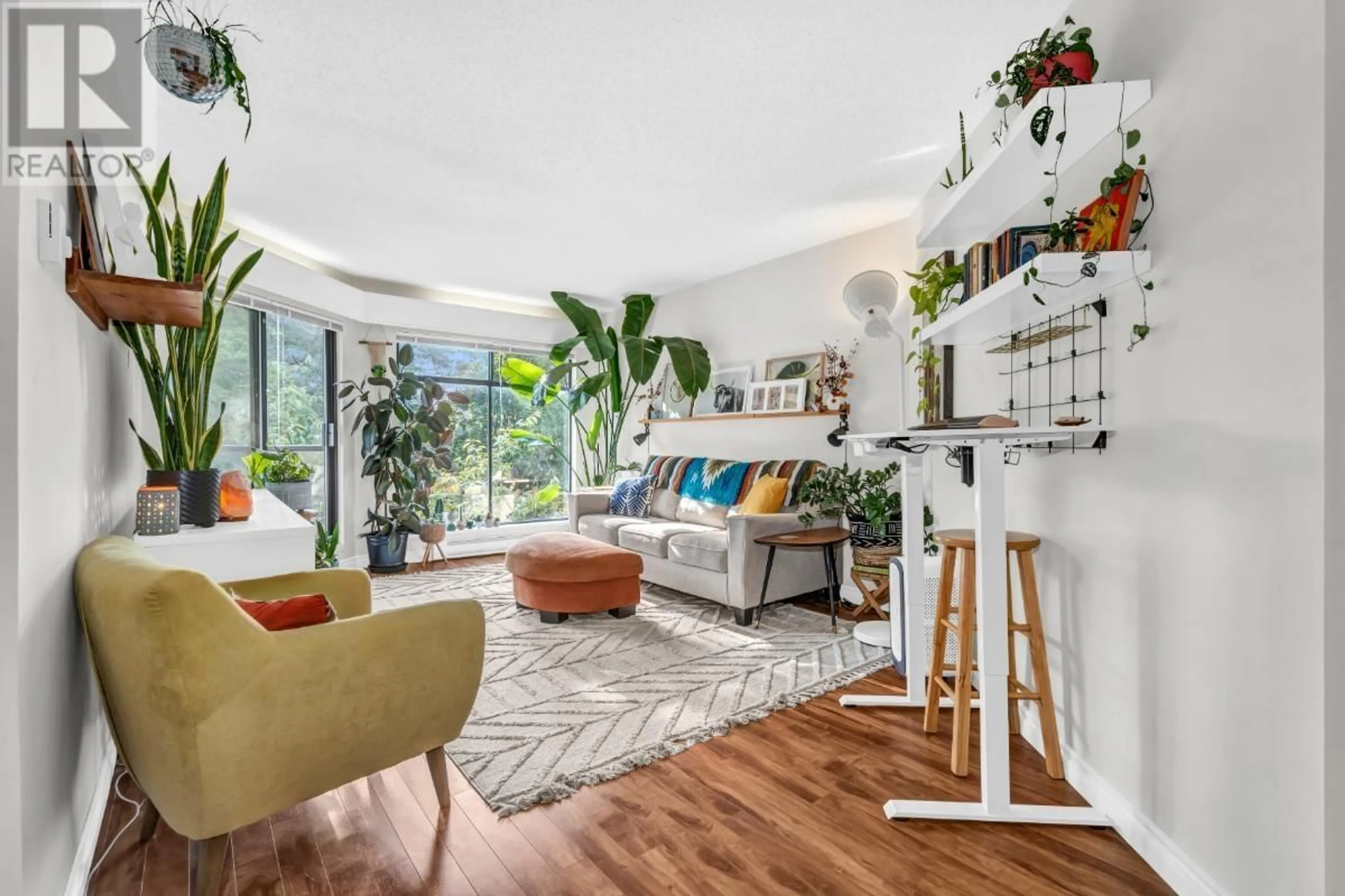 Living room with furniture, unknown for 307 - 2222 PRINCE EDWARD STREET, Vancouver British Columbia V5T4M6
