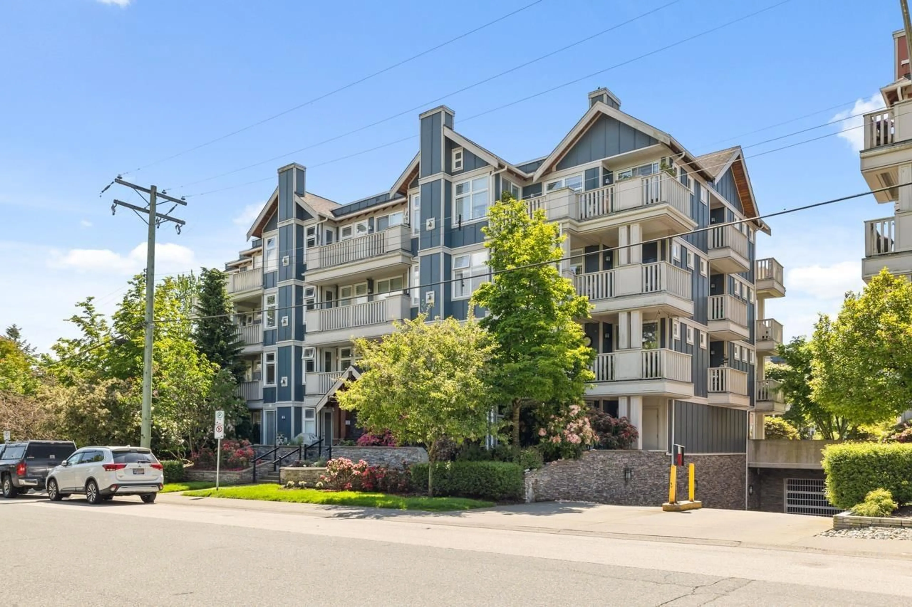 Patio, unknown for 302 - 15392 16A, Surrey British Columbia V4A1S9