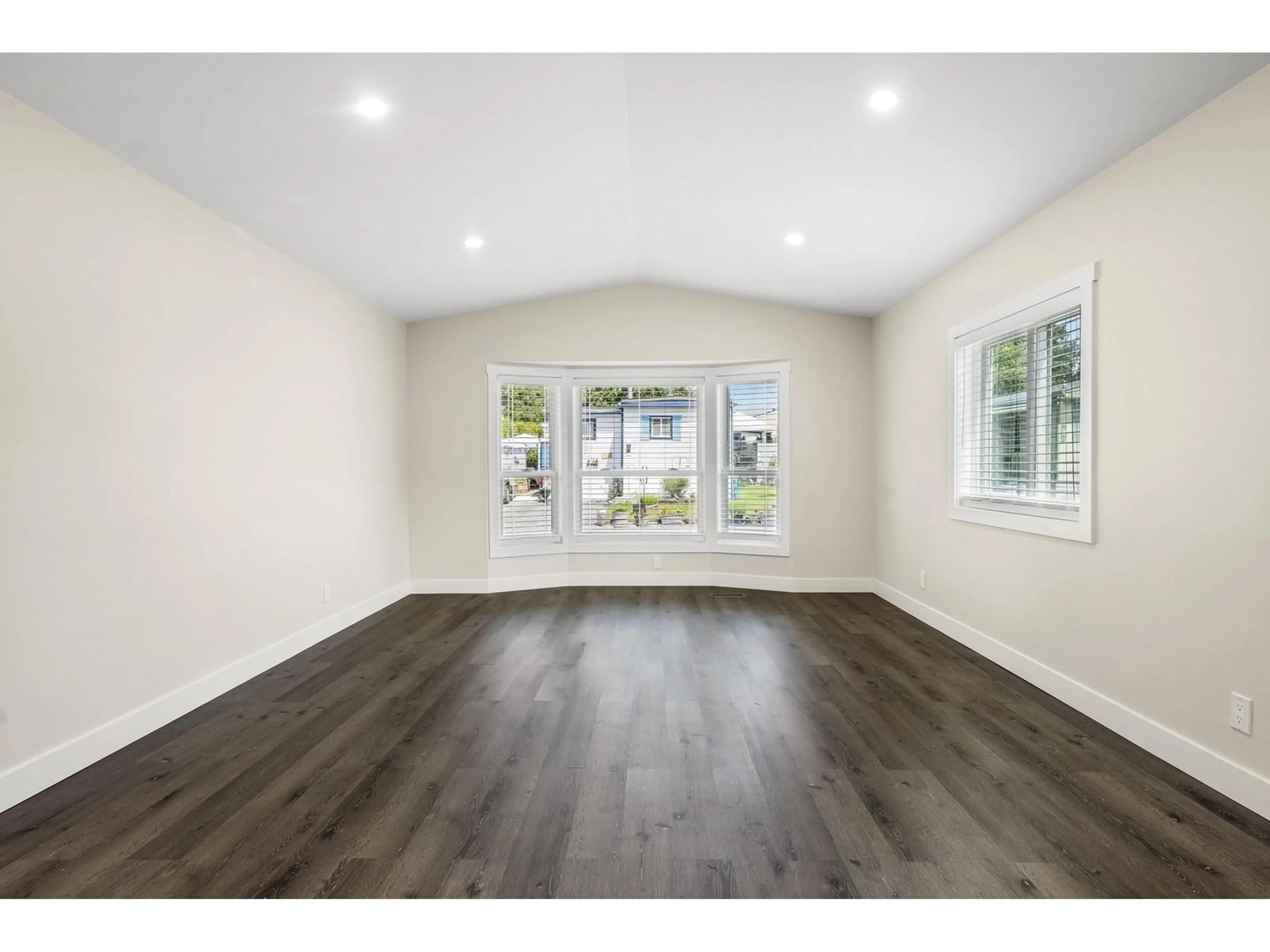 A pic of a room for 3 - 44565 MONTE VISTA DRIVE, Chilliwack British Columbia V2R5Y4