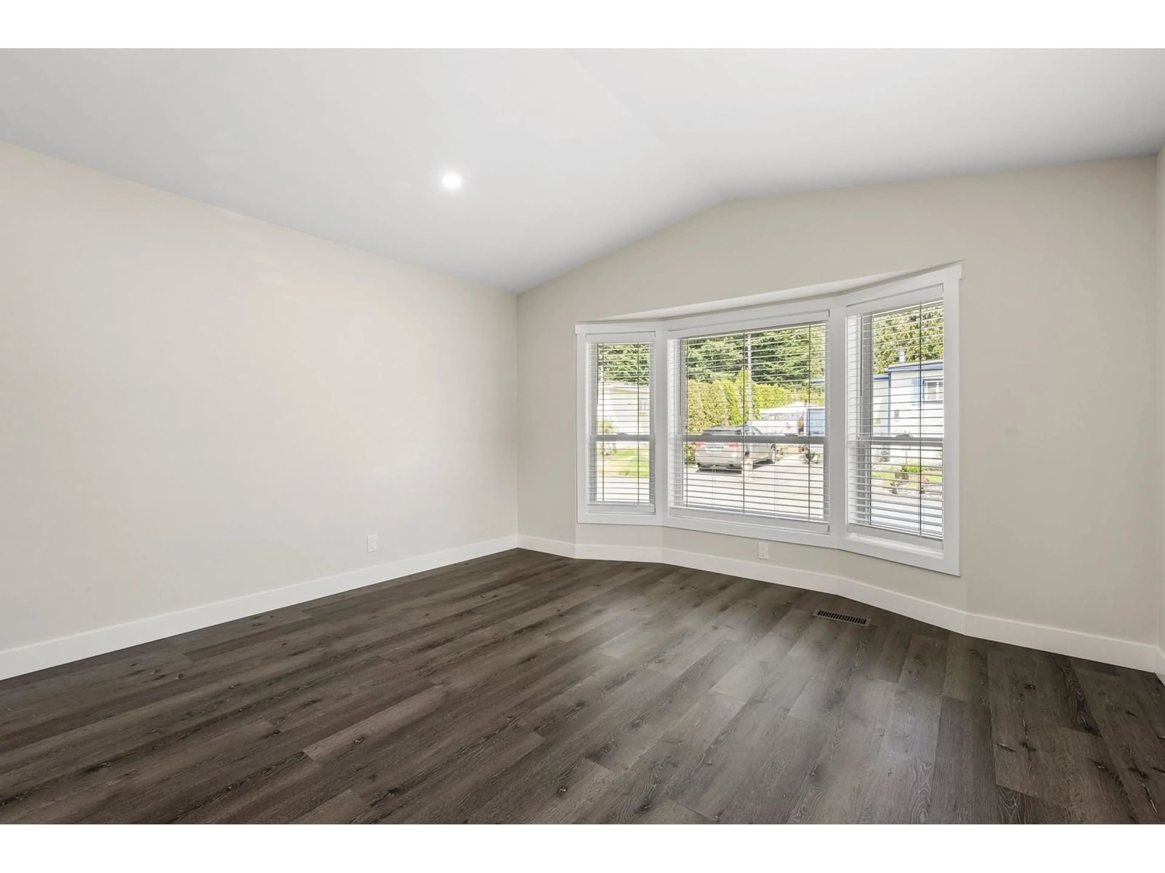 A pic of a room for 3 - 44565 MONTE VISTA DRIVE, Chilliwack British Columbia V2R5Y4