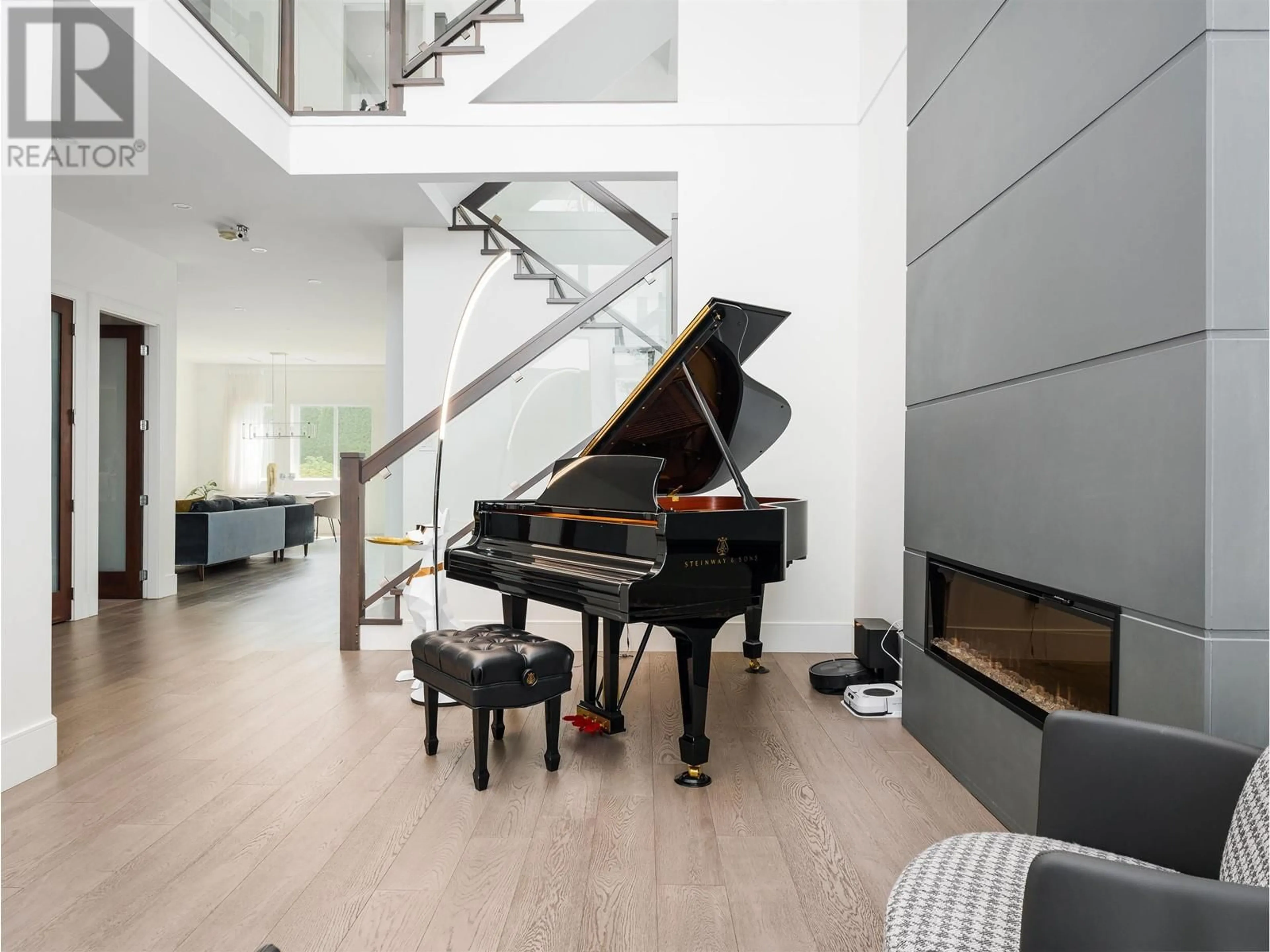 Indoor foyer for 6340 SWIFT AVENUE, Richmond British Columbia V7E4H1