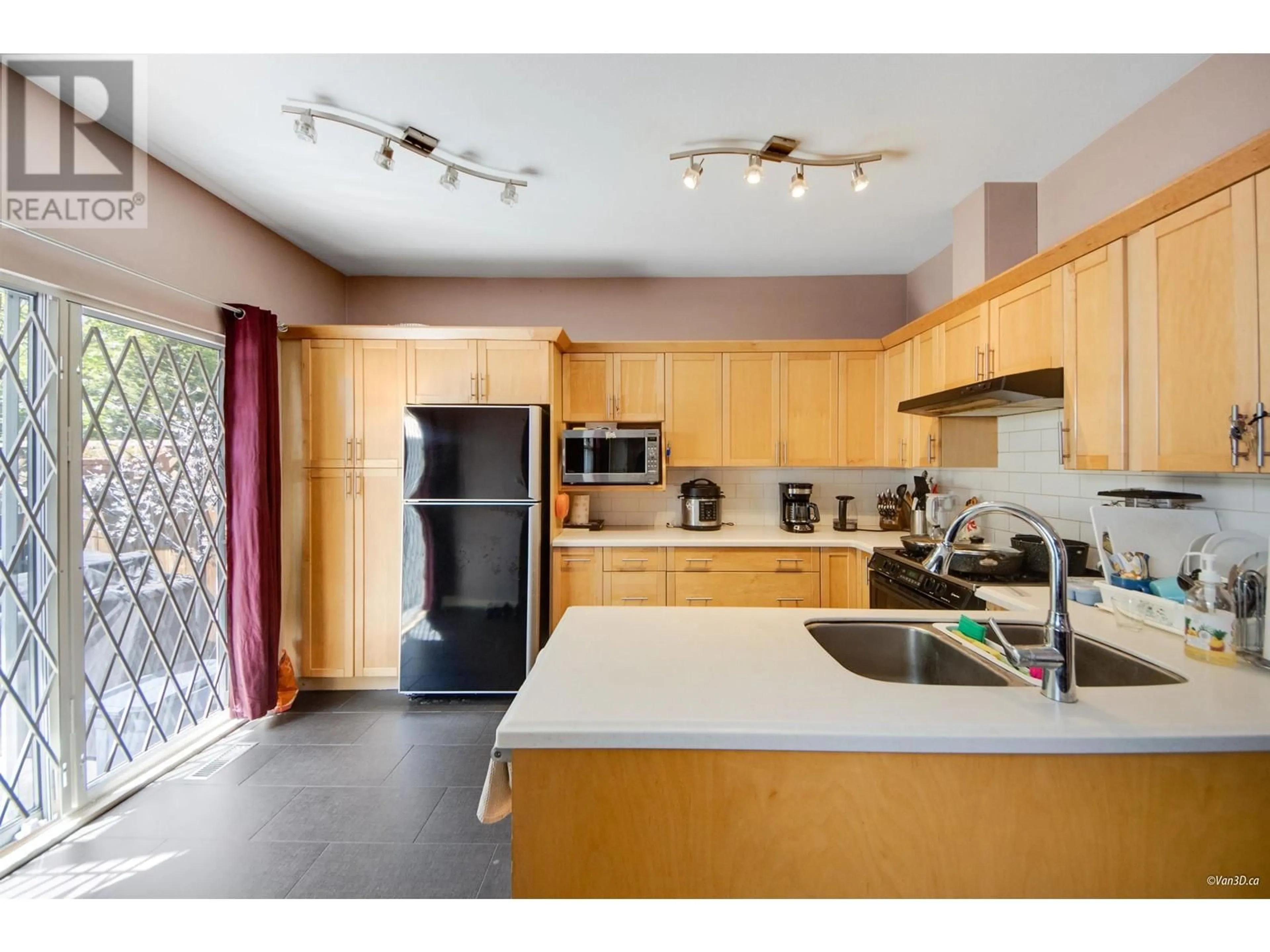 Open concept kitchen, unknown for 55 - 7488 MULBERRY PLACE, Burnaby British Columbia V3N5B4
