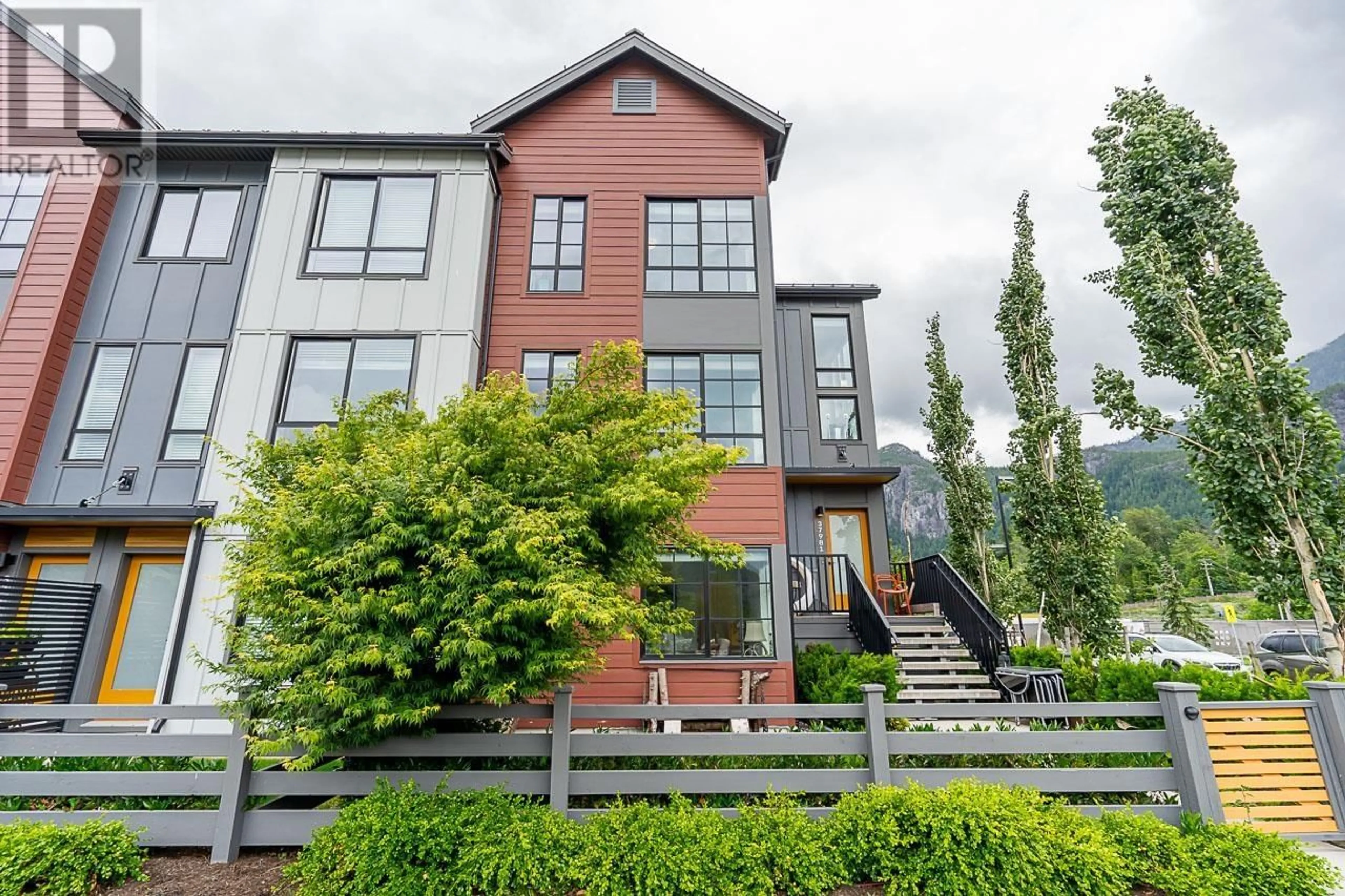 Home with brick exterior material, street for 37981 HELM WAY, Squamish British Columbia V8B2A1