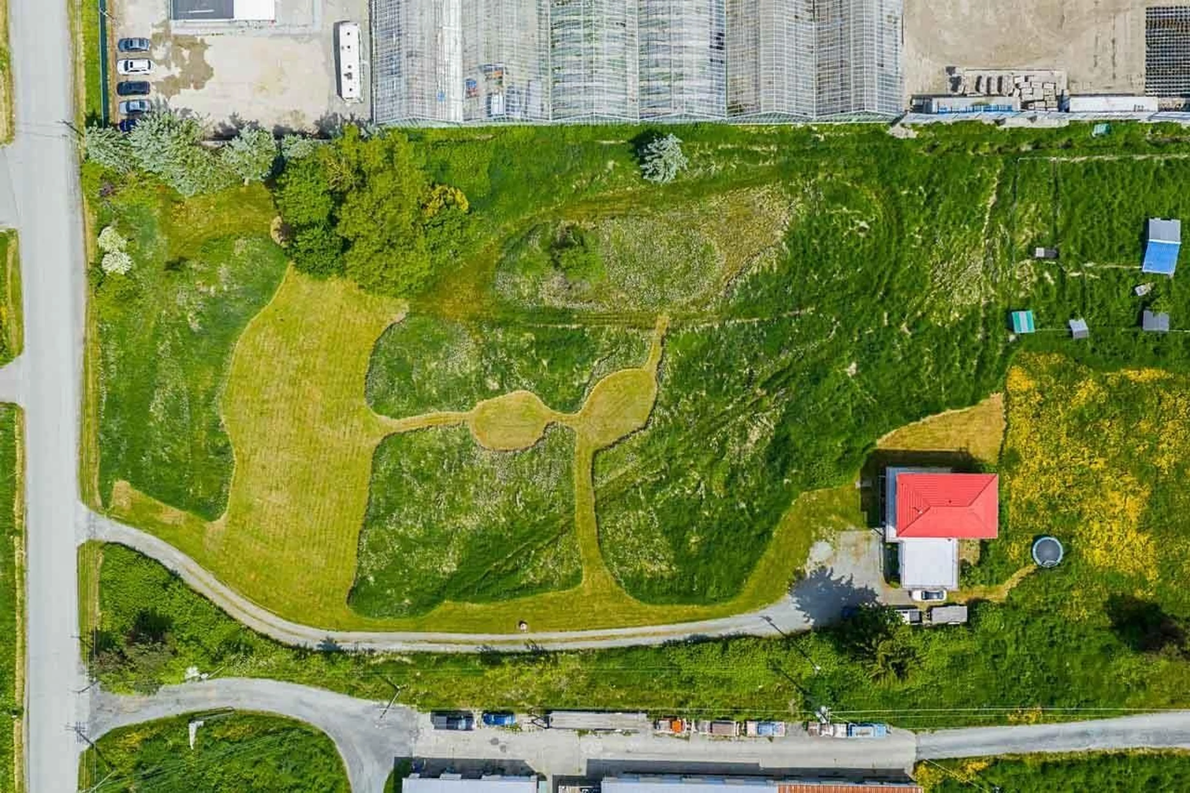 A pic from outside/outdoor area/front of a property/back of a property/a pic from drone, building for 1550 227, Langley British Columbia V2Z1K6