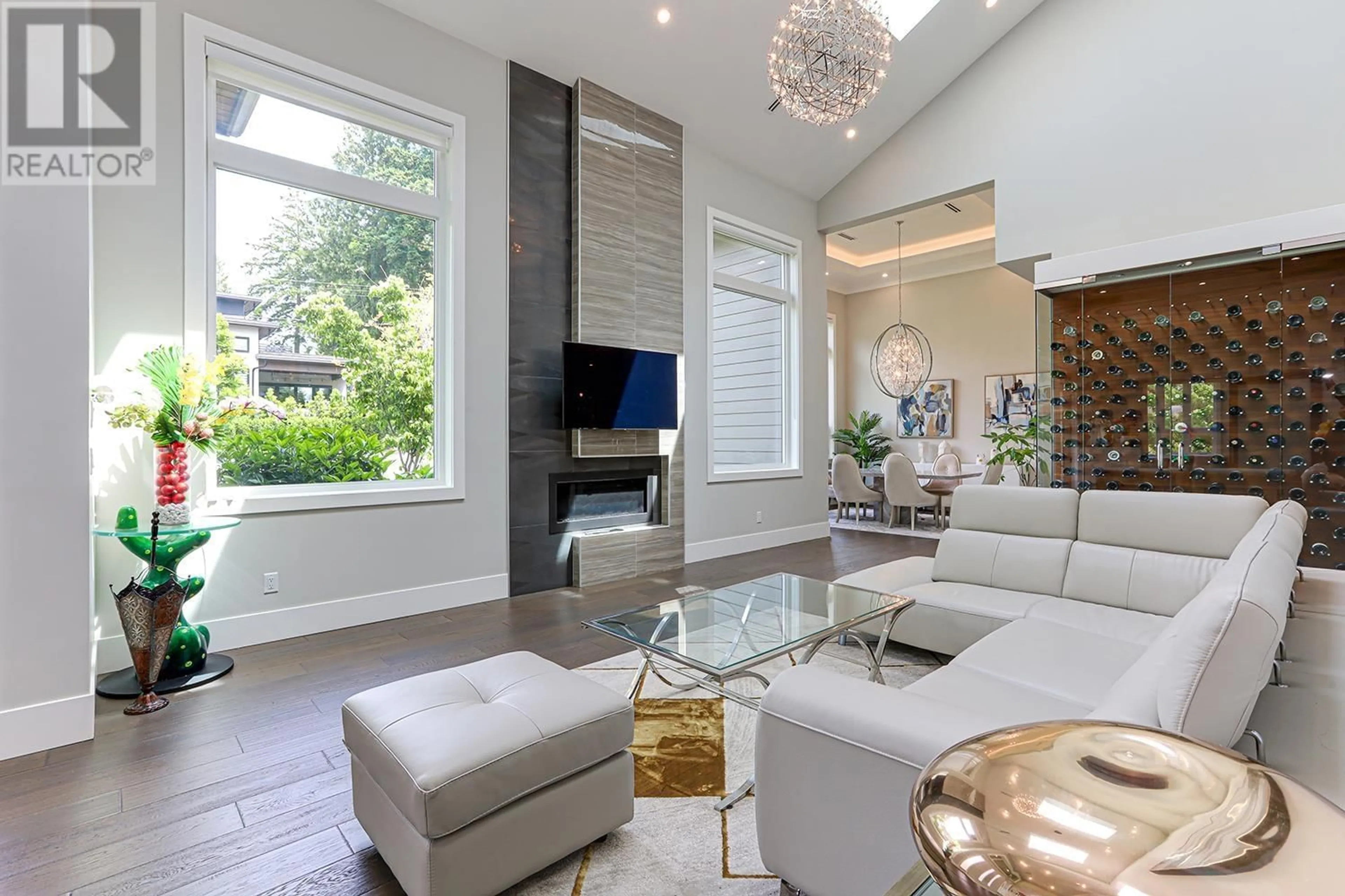 Living room with furniture, unknown for 5032 WALKER AVENUE, Delta British Columbia V4M1A7