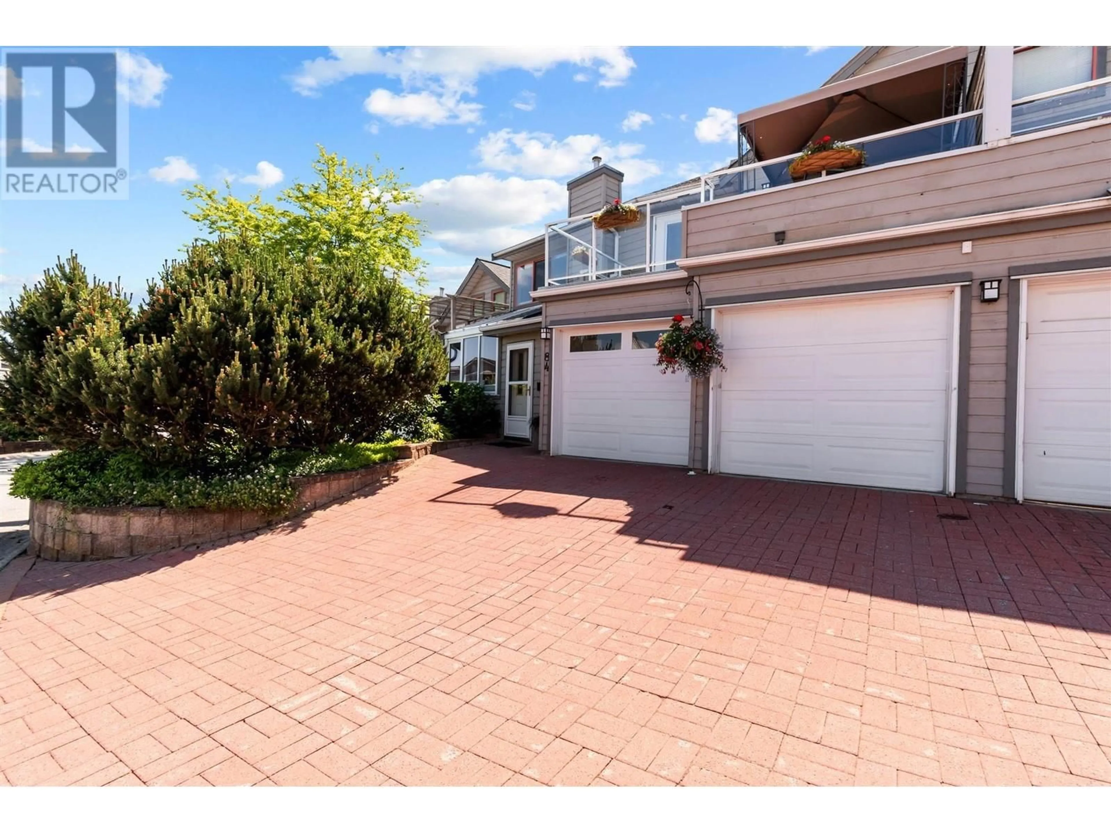 A pic from outside/outdoor area/front of a property/back of a property/a pic from drone, street for 84 - 323 GOVERNORS COURT, New Westminster British Columbia V3L5S6