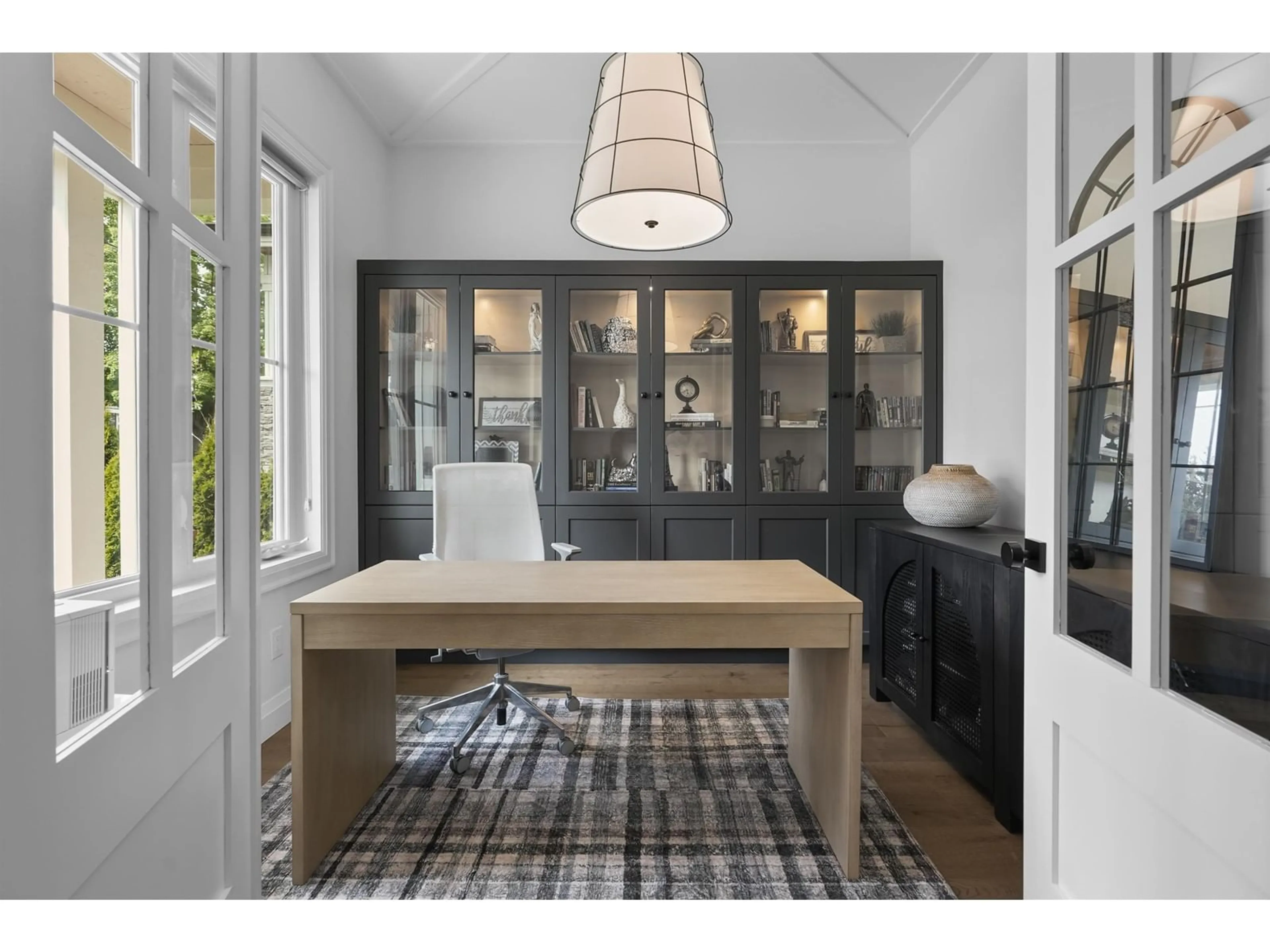 Indoor entryway for 1436 129B, Surrey British Columbia V4A3Z5