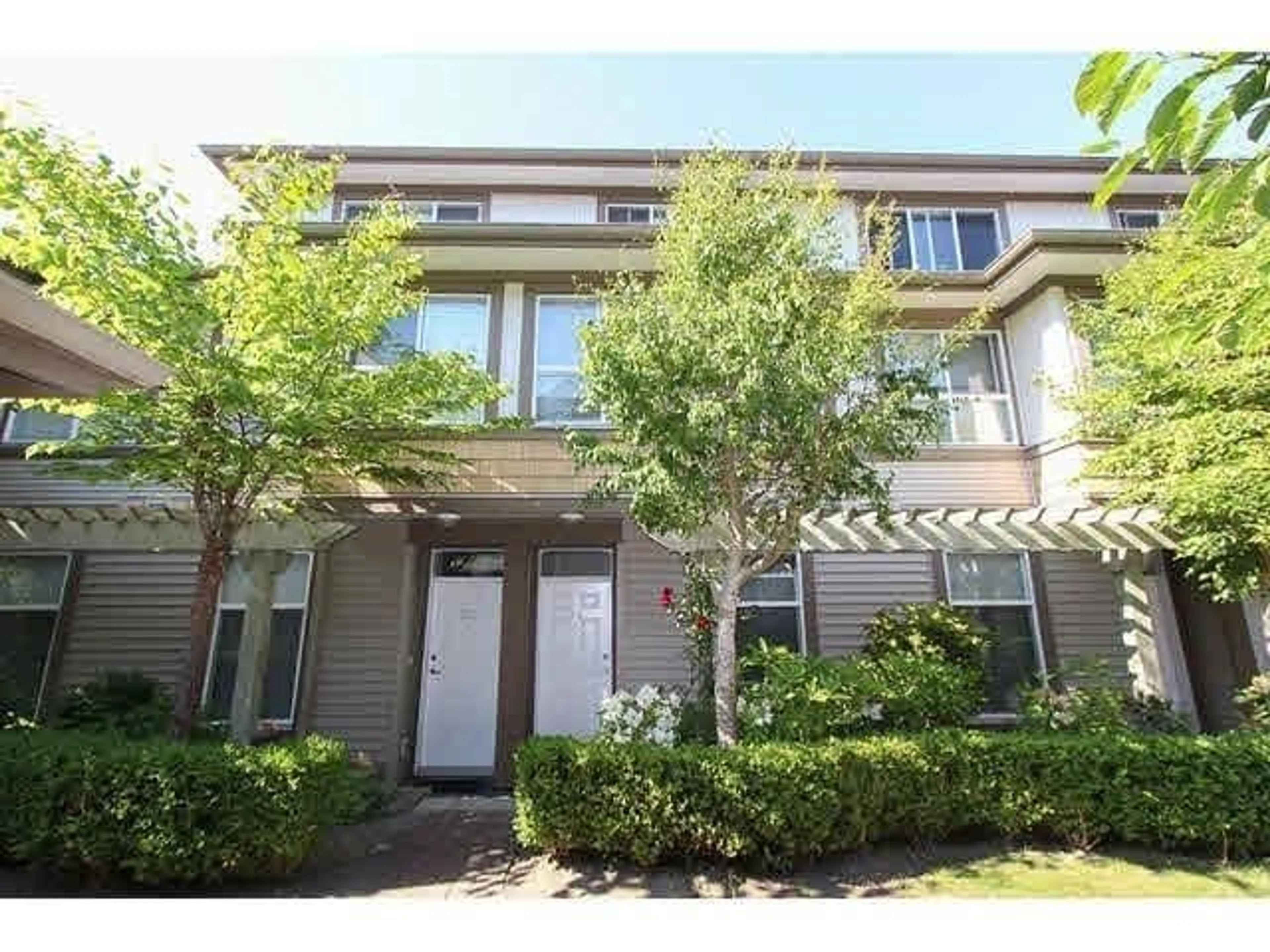Unknown for 33 - 15353 100, Surrey British Columbia V3R3S6