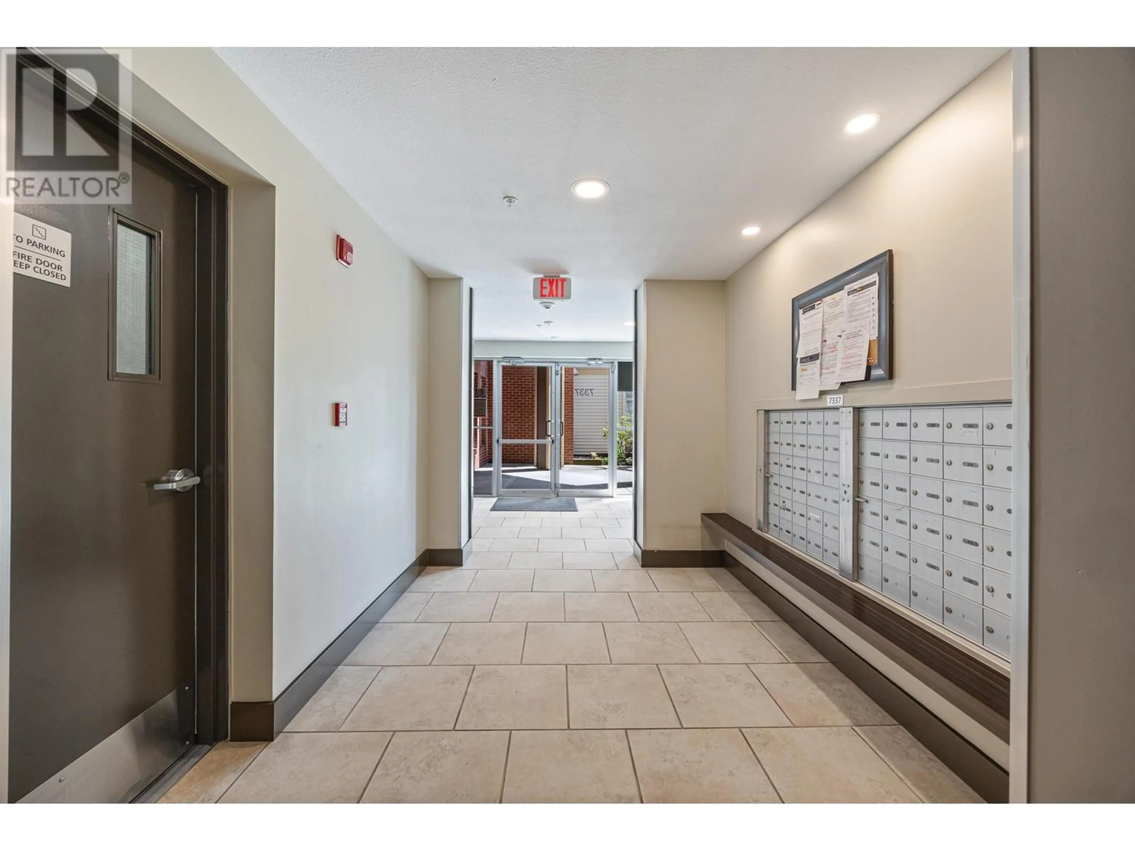 Indoor foyer for 104 - 7337 MACPHERSON AVENUE, Burnaby British Columbia V5J0A9