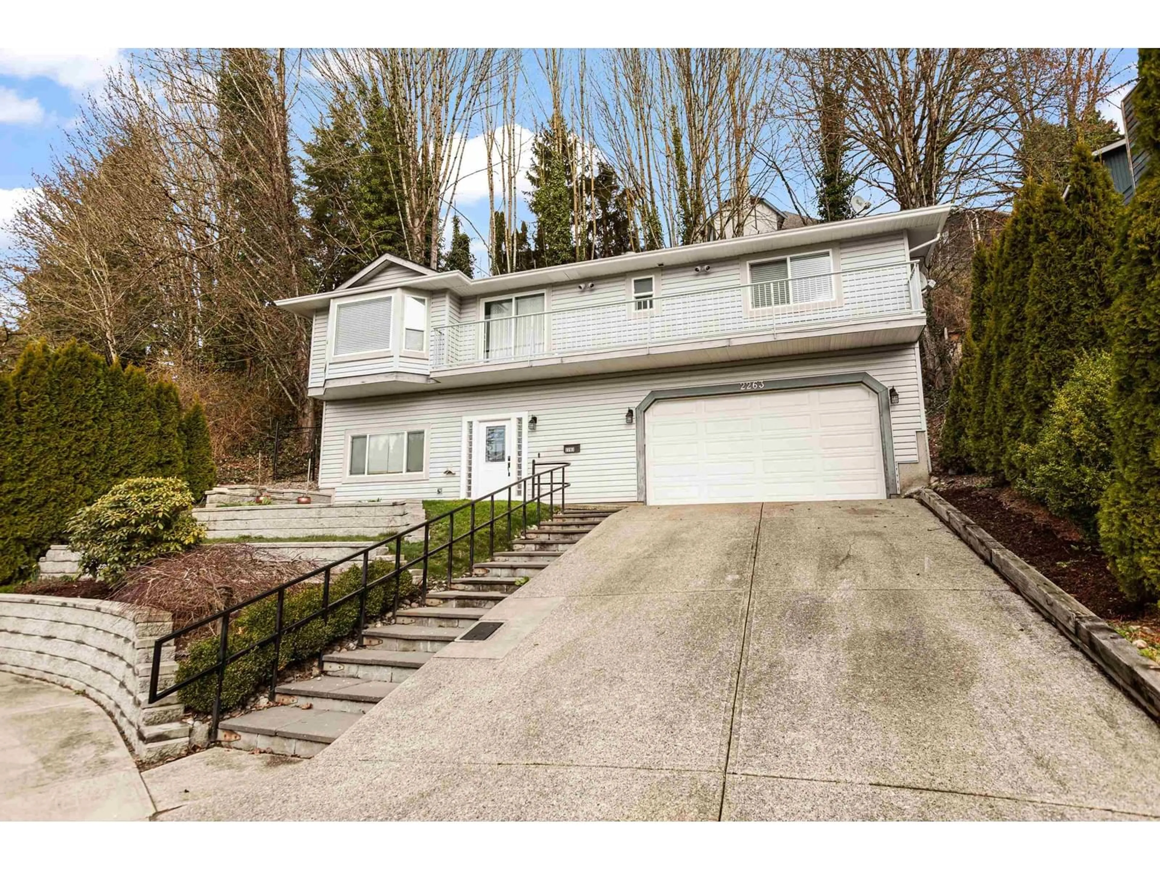 Home with vinyl exterior material, street for 2263 SENTINEL, Abbotsford British Columbia V2S5C9