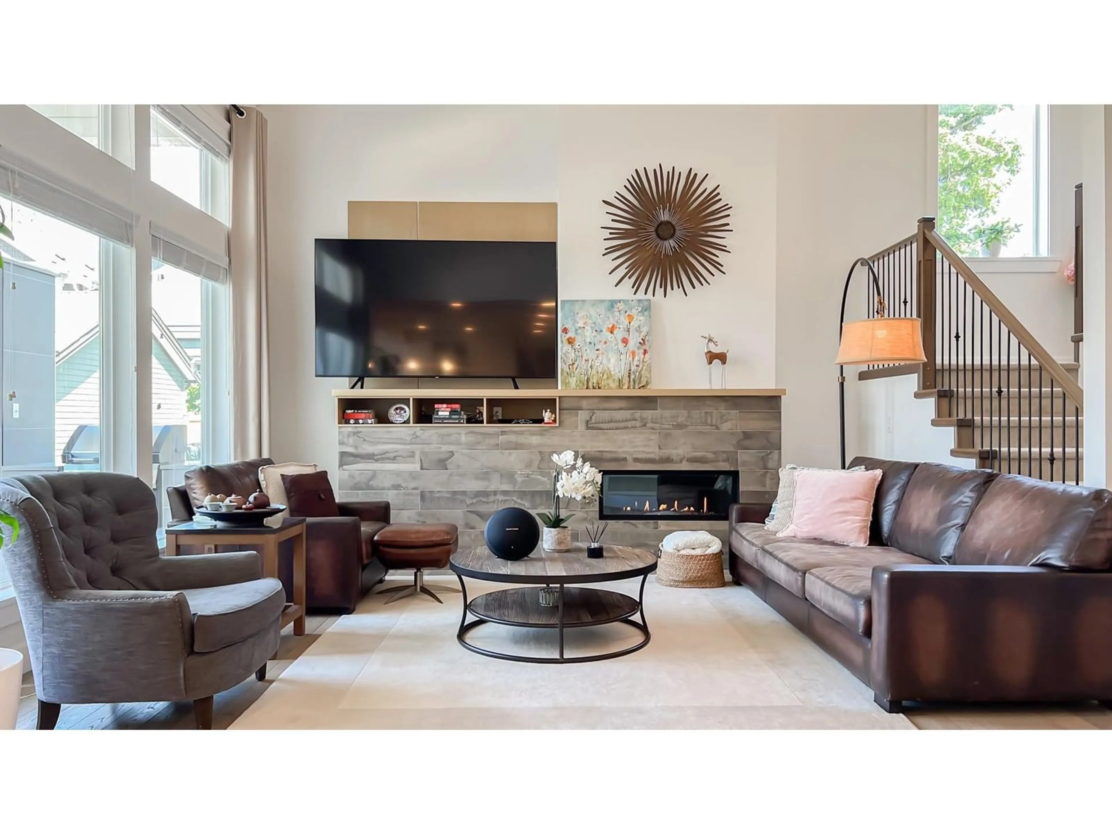 Living room with furniture, unknown for 16787 22, Surrey British Columbia V3Z0M3
