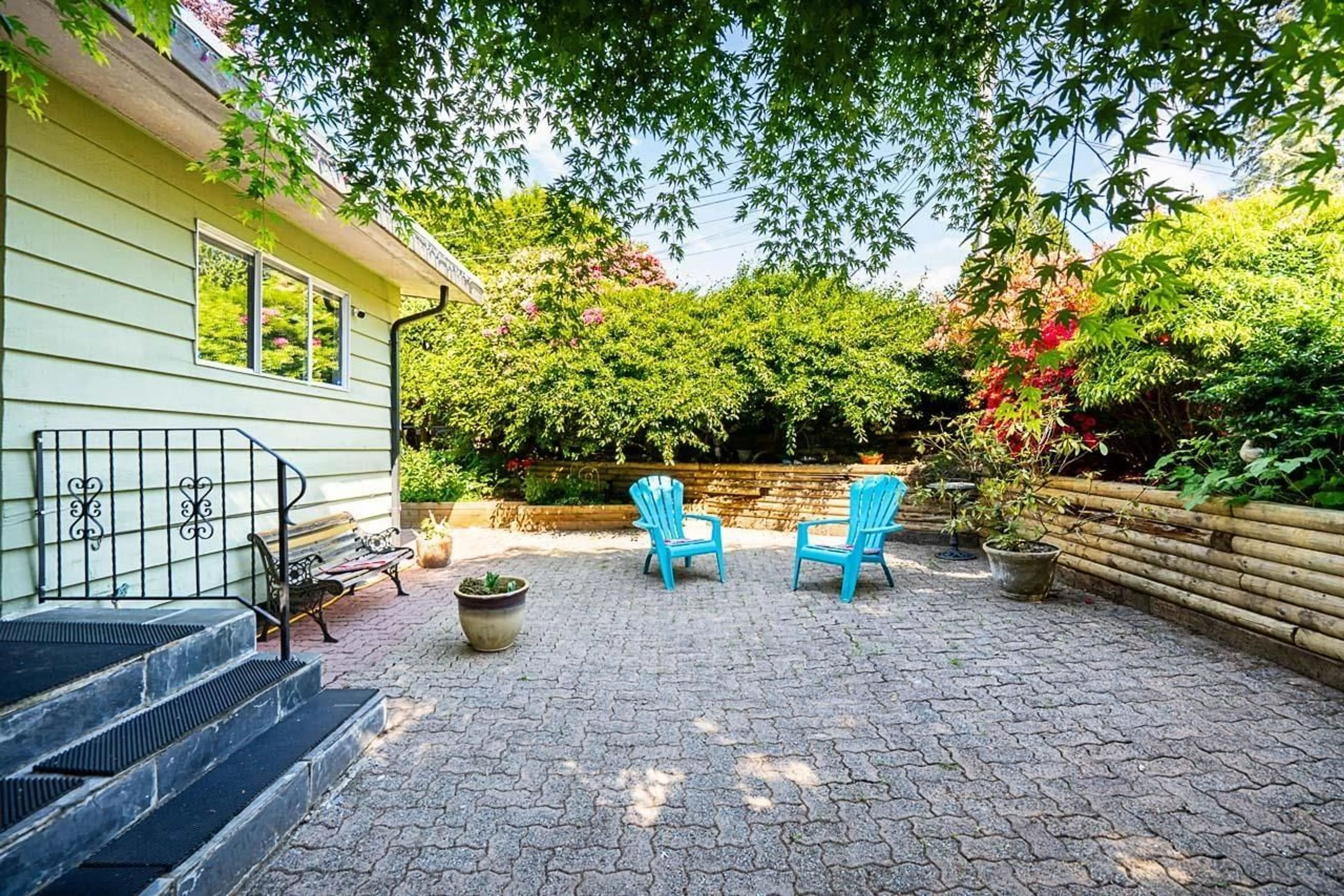 Patio, street for 34455 ETON, Abbotsford British Columbia V2S4W4
