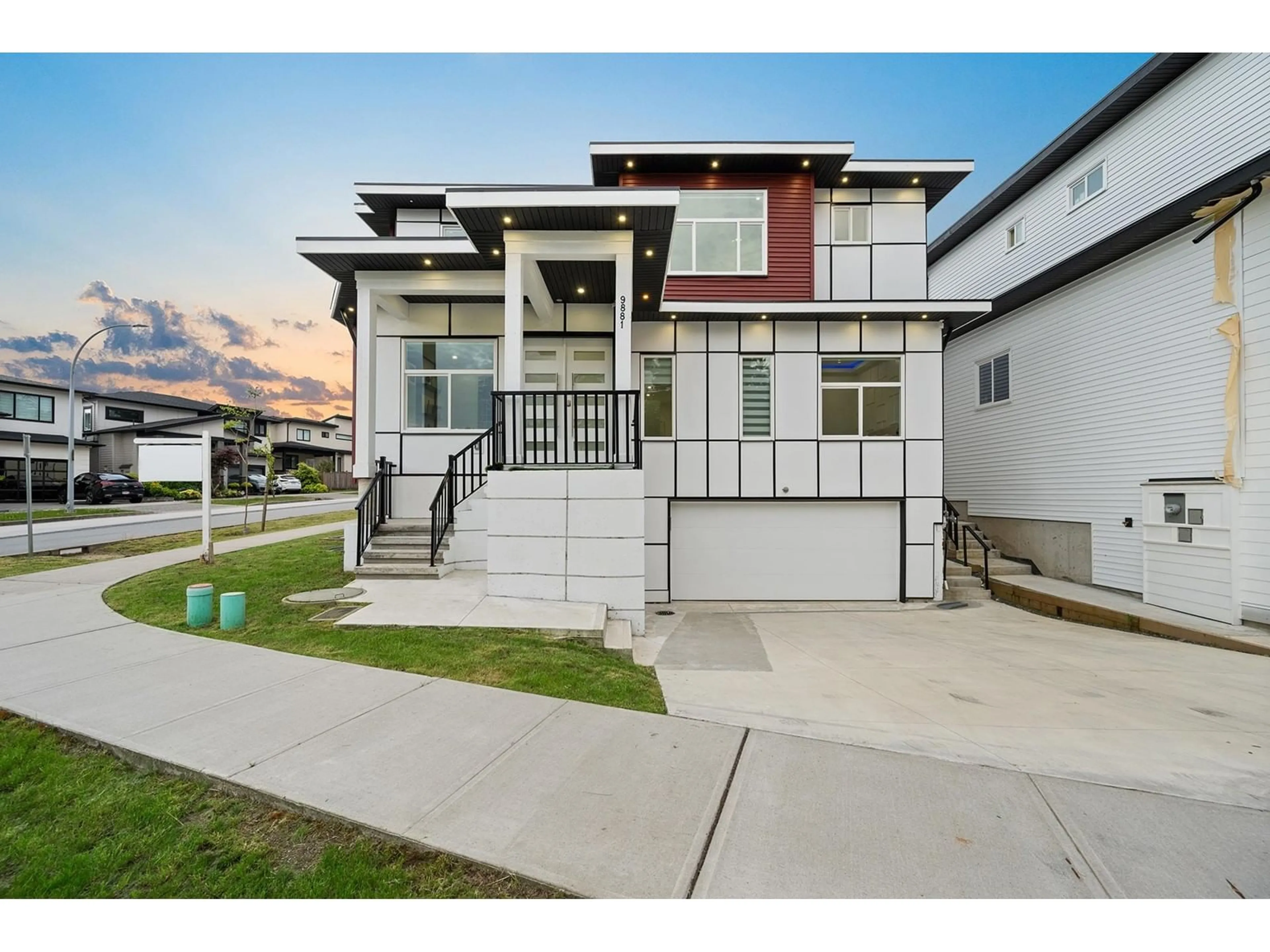 Home with vinyl exterior material, street for 9881 HUCKLEBERRY, Surrey British Columbia V4N6T4