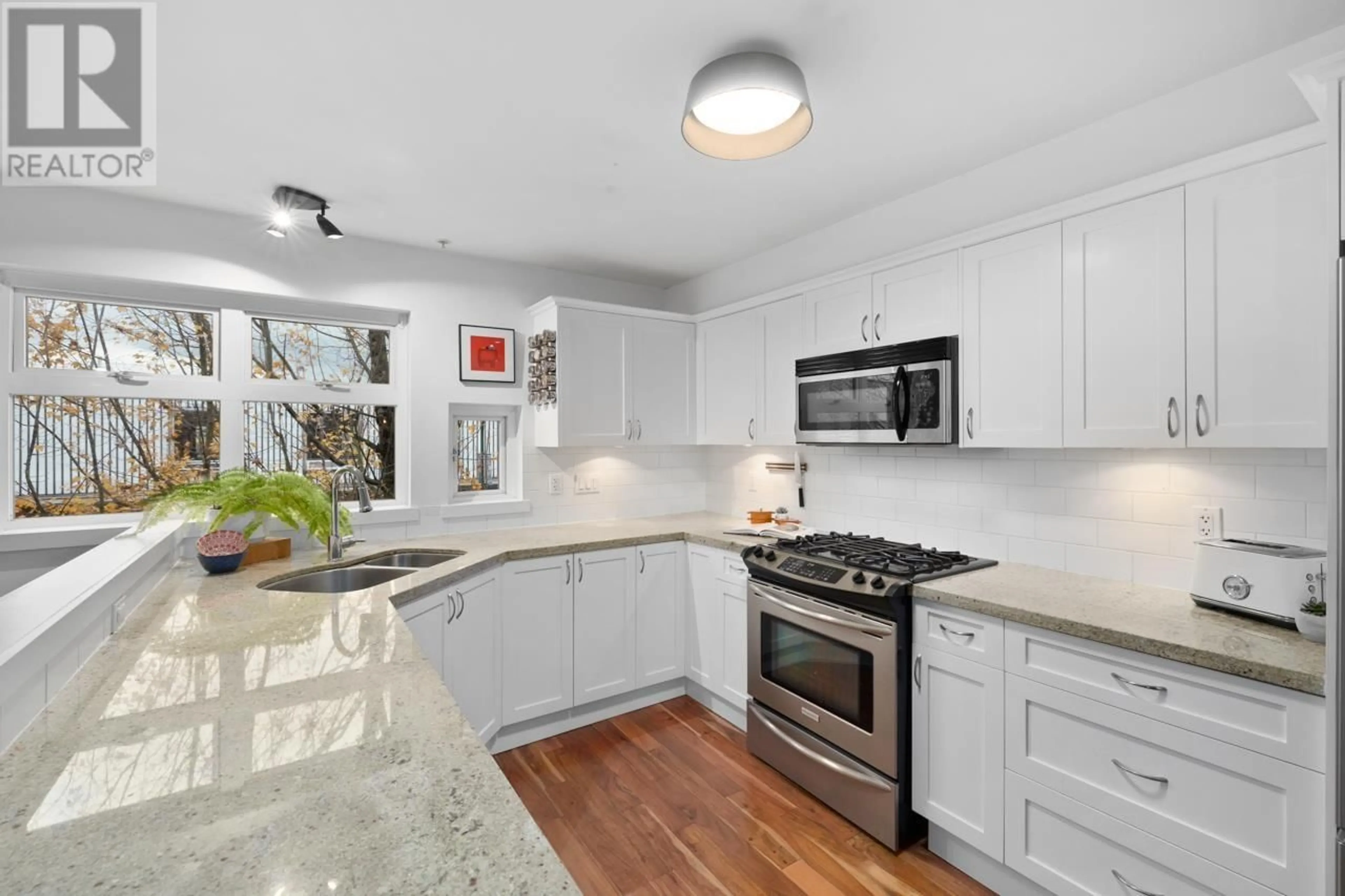 Unknown for 1682 PENDER STREET, Vancouver British Columbia V5L1W3