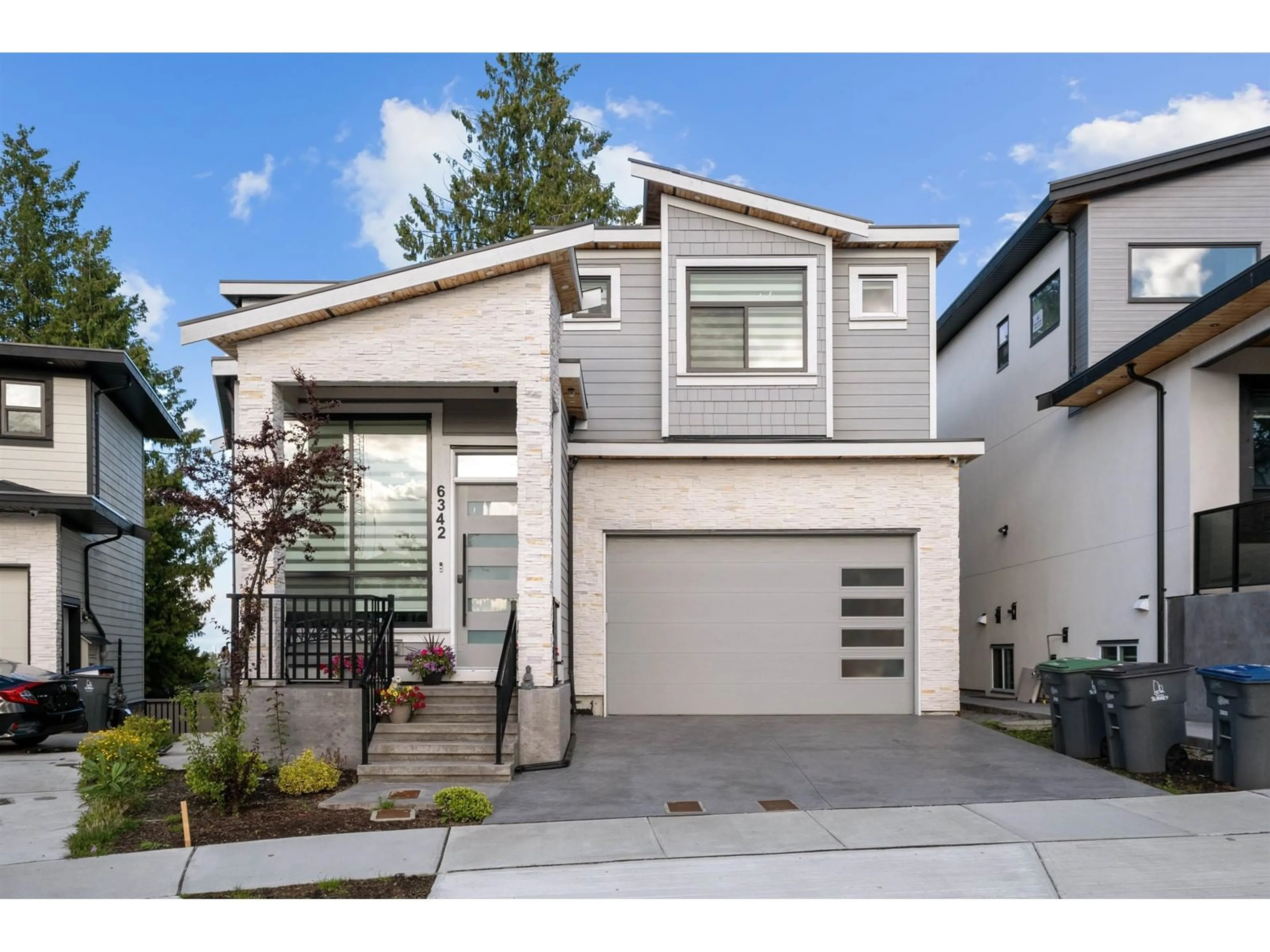 Home with vinyl exterior material, street for 6342 150A, Surrey British Columbia V3S3H8
