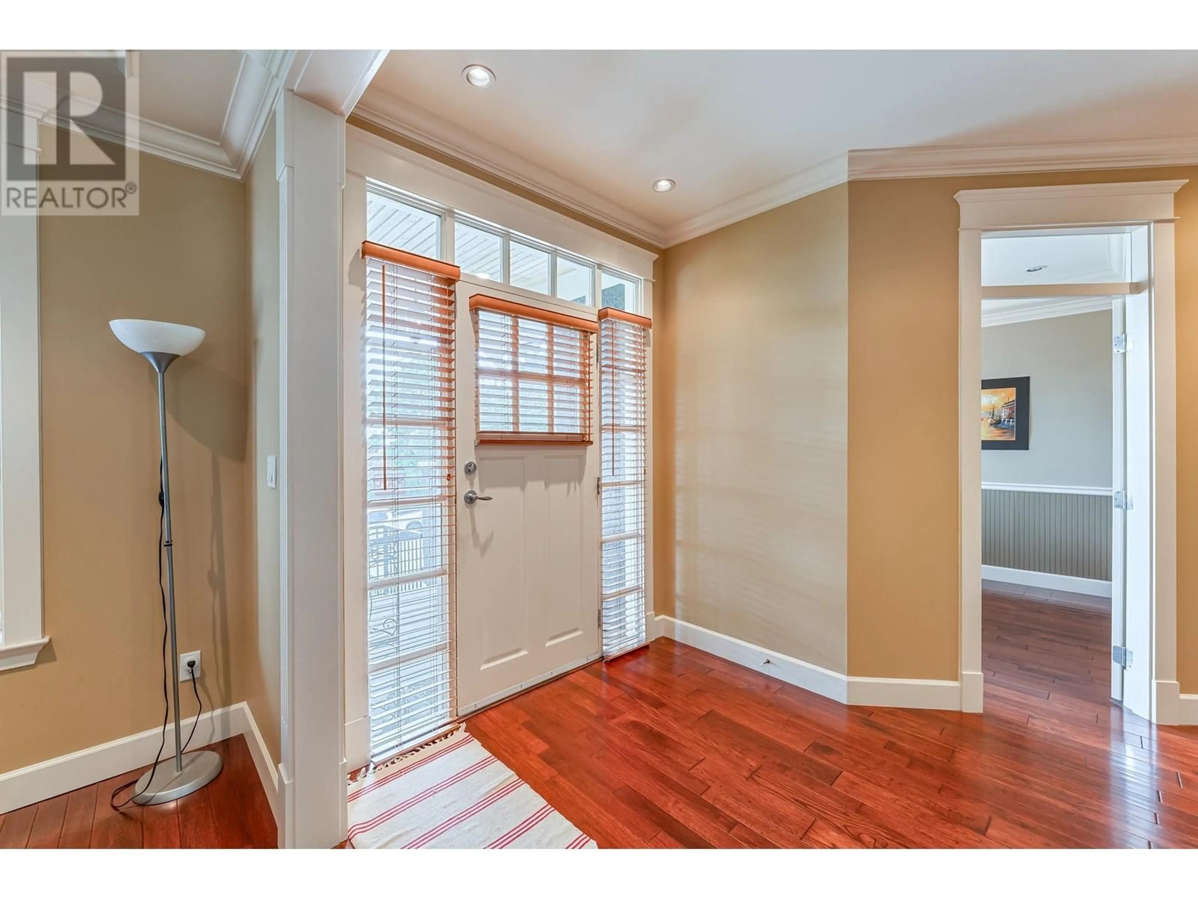 Indoor entryway for 1270 MILL STREET, North Vancouver British Columbia V7K1V2