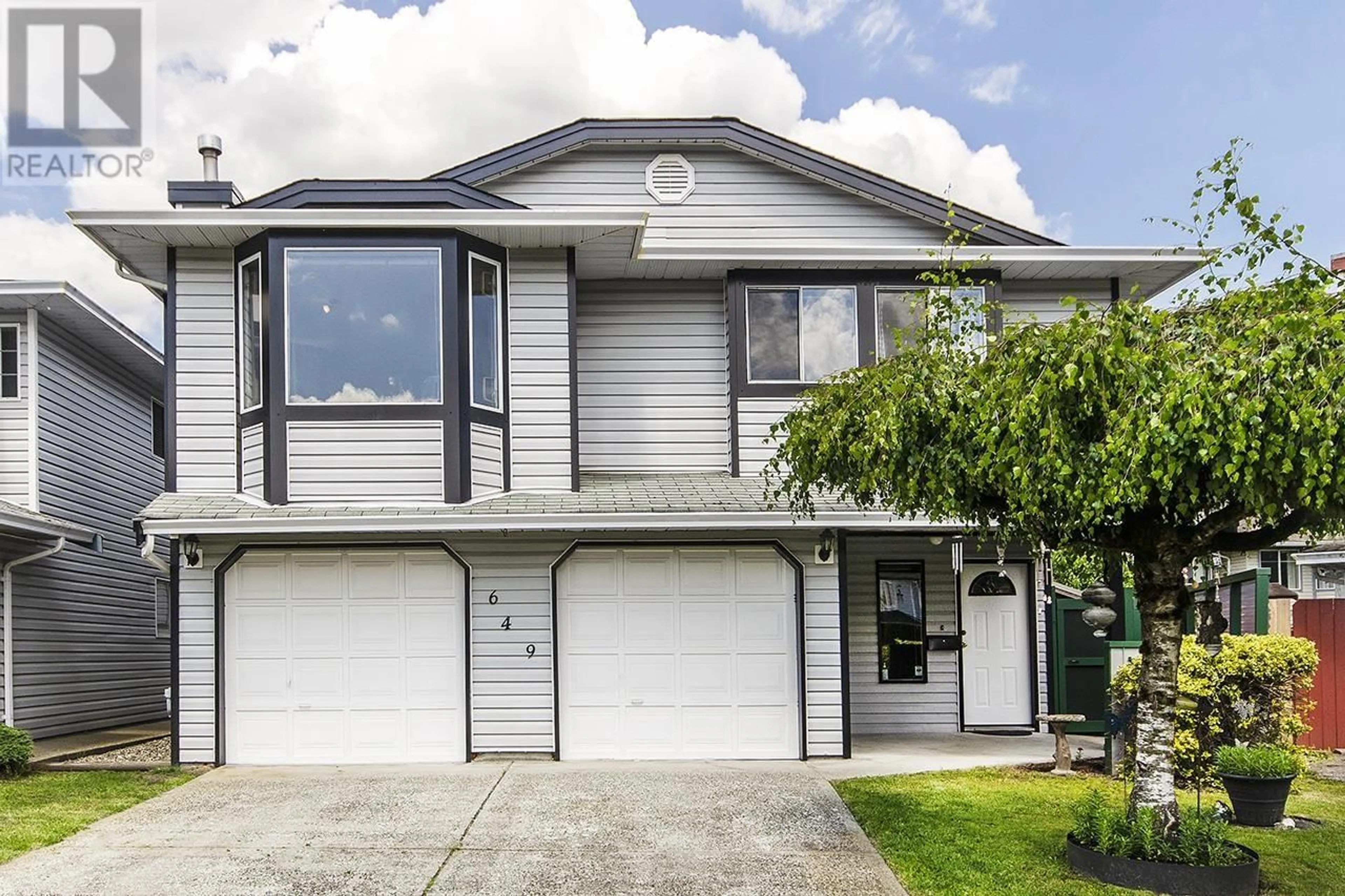 Home with vinyl exterior material, street for 649 PENDER PLACE, Port Coquitlam British Columbia V3B7M2